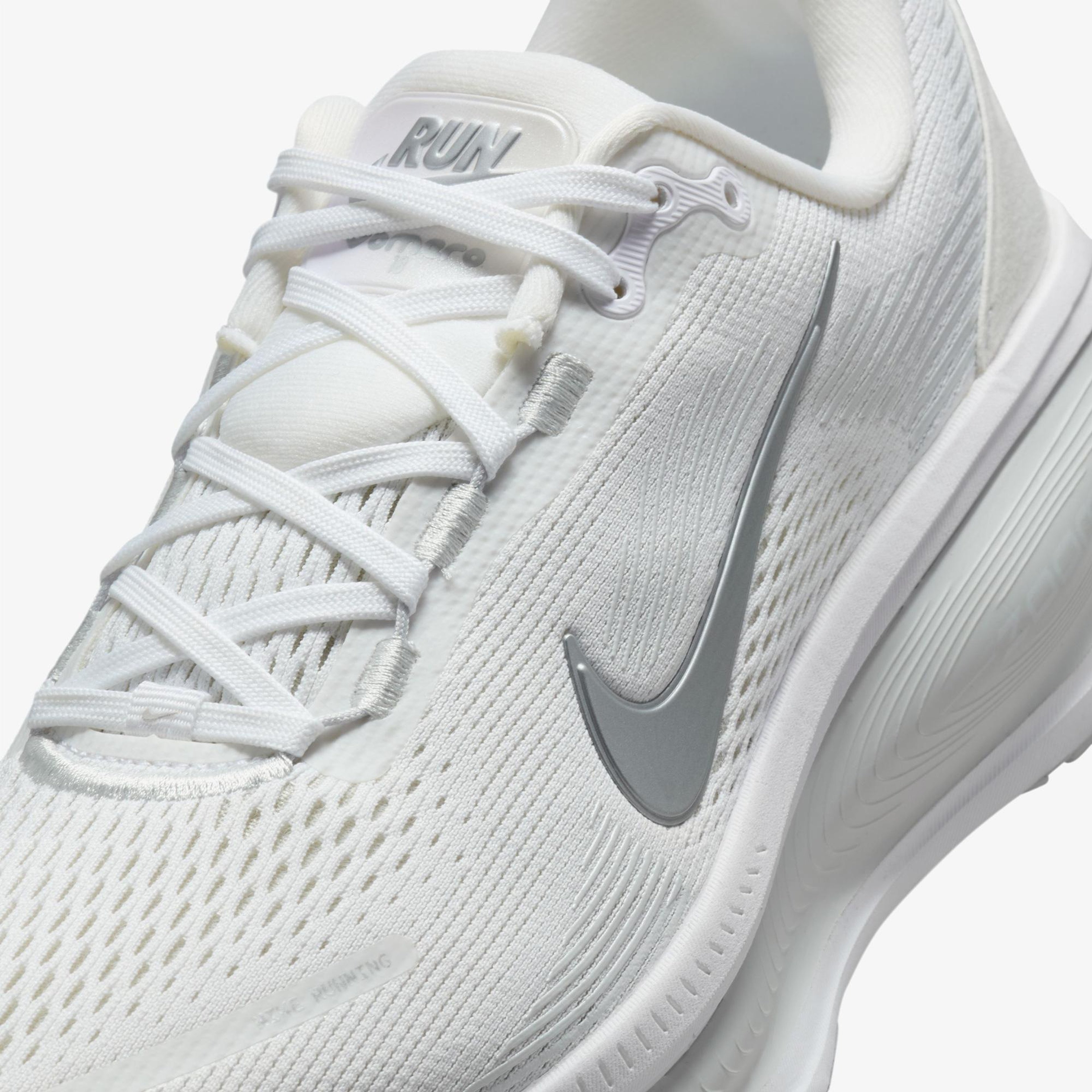 Nike Vomero 18 Kadın Beyaz Koşu Ayakkabısı