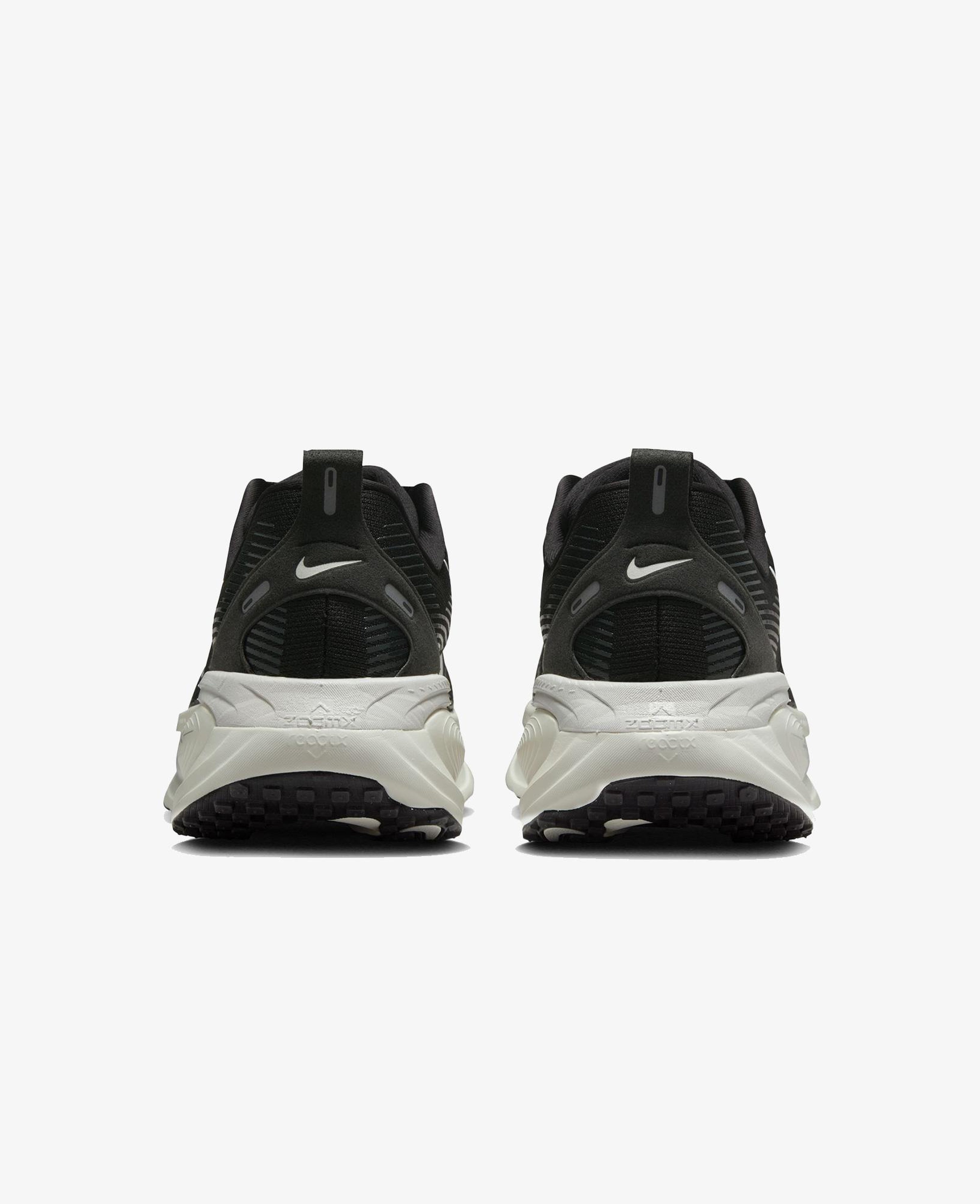 Nike Vomero 18 Erkek Siyah Koşu Ayakkabısı