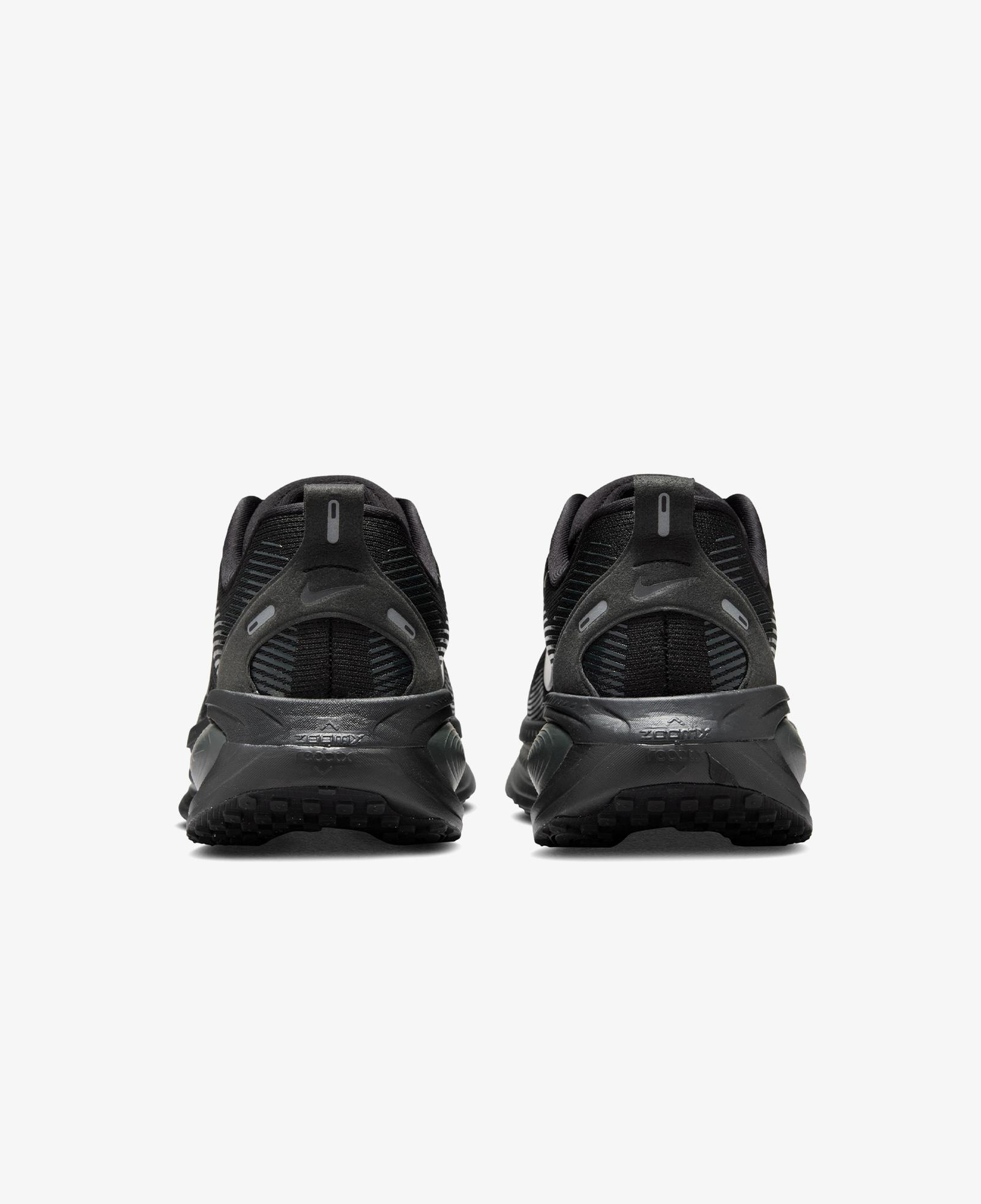 Nike Vomero 18 Erkek Siyah Koşu Ayakkabısı