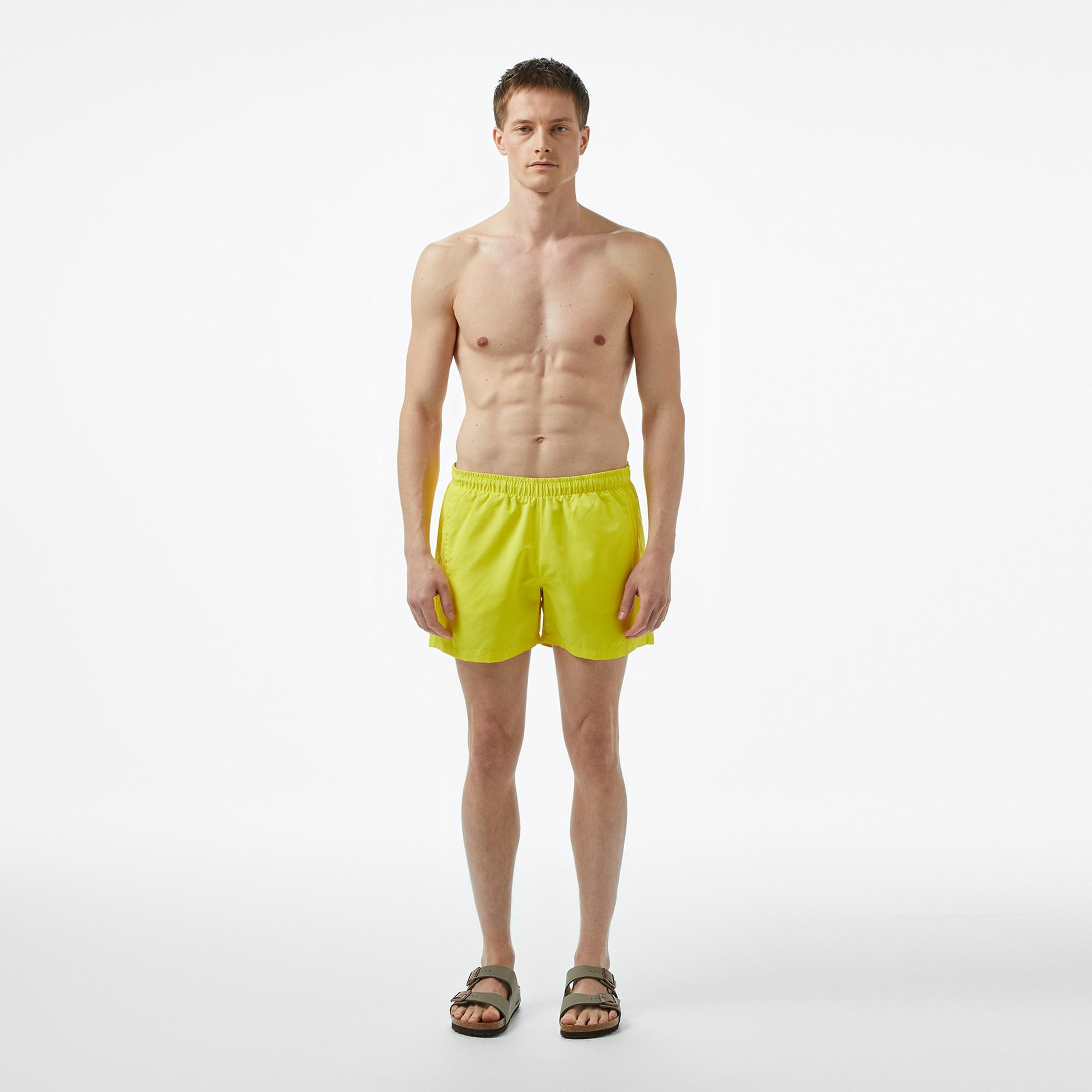 Lacoste Erkek Regular Fit Sarı Deniz Şortu