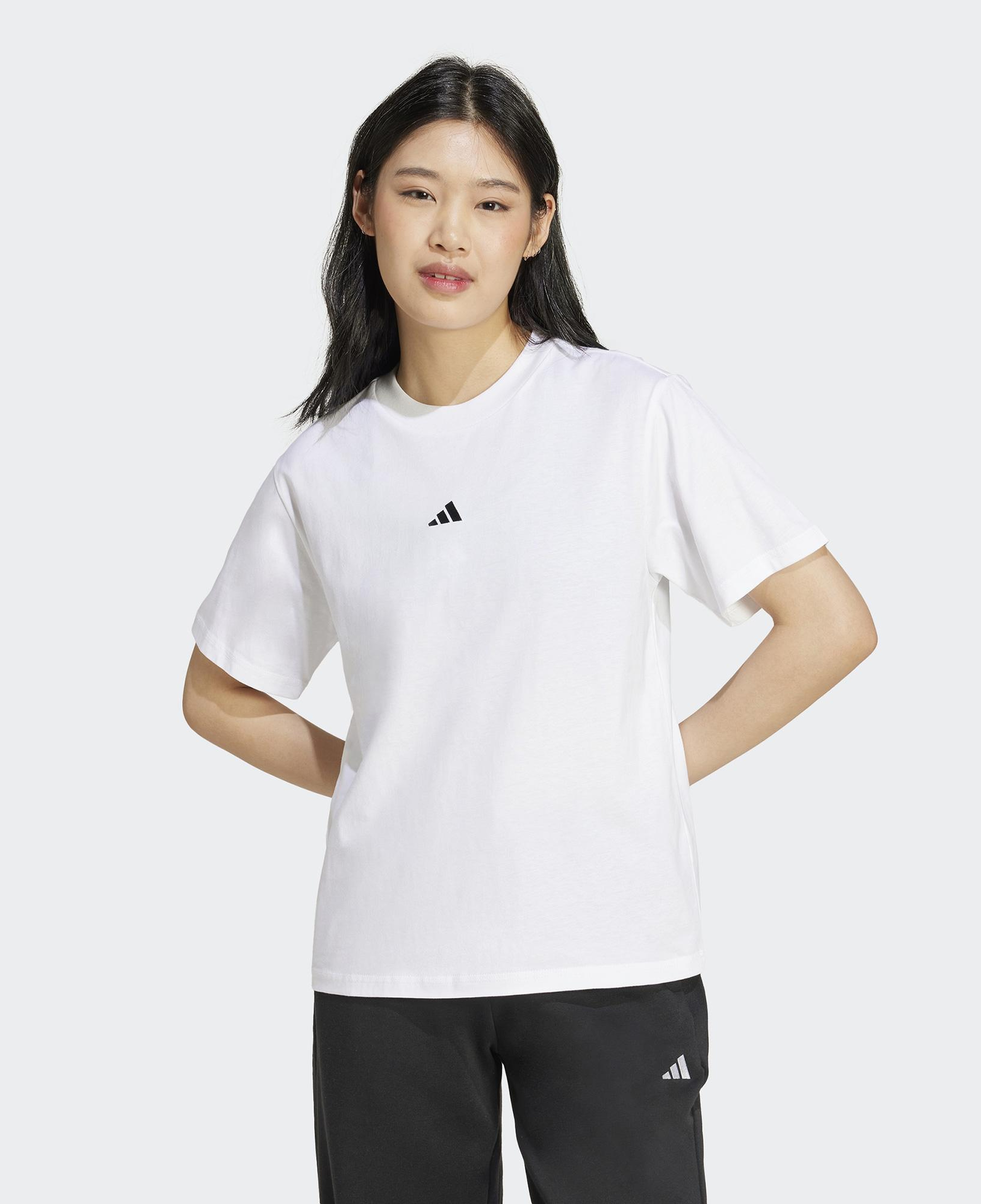 adidas Essentials Small Logo Cotton Kadın Beyaz T-Shirt