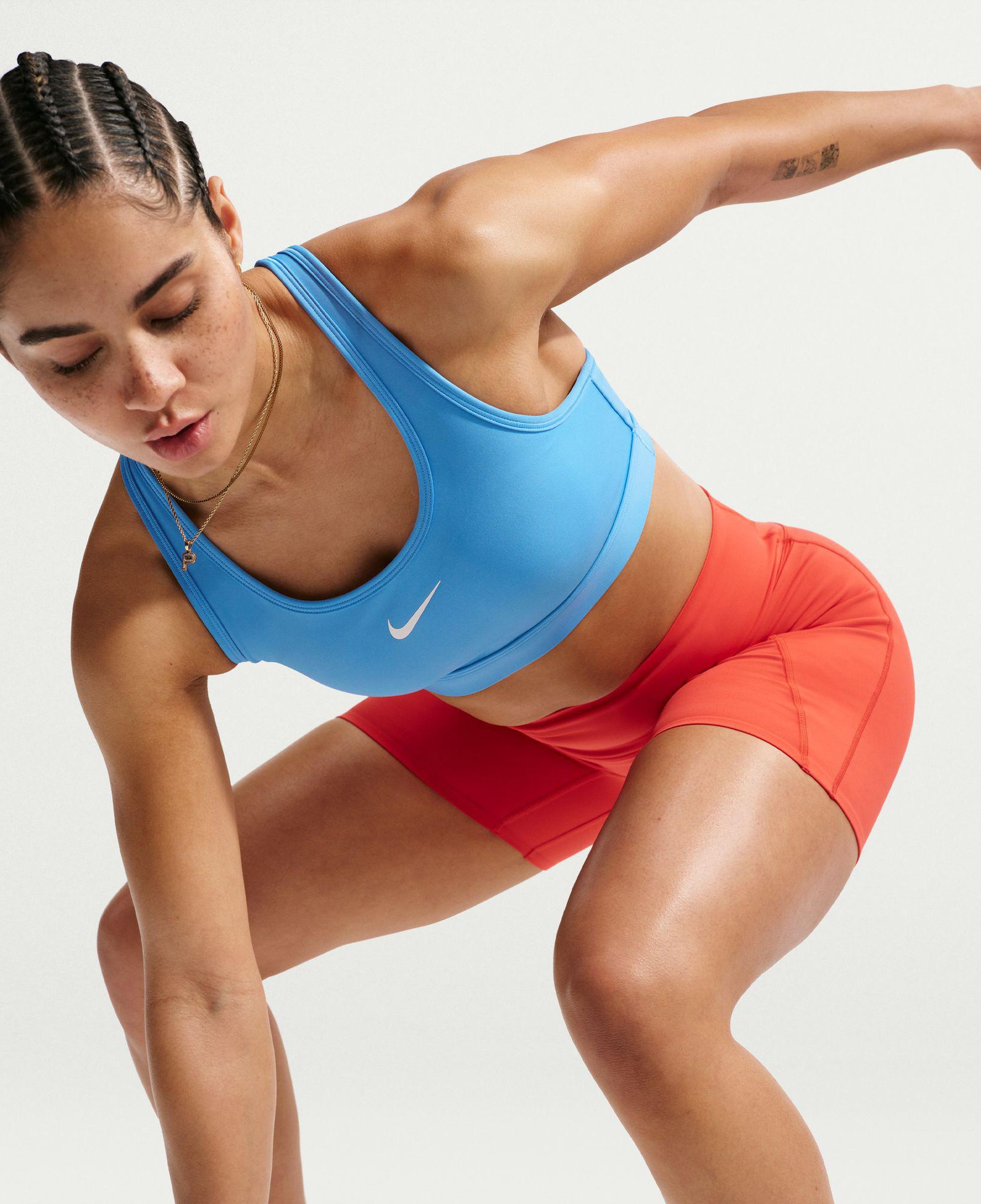 Nike Swoosh Orta Destekli Kadın Mavi Bra