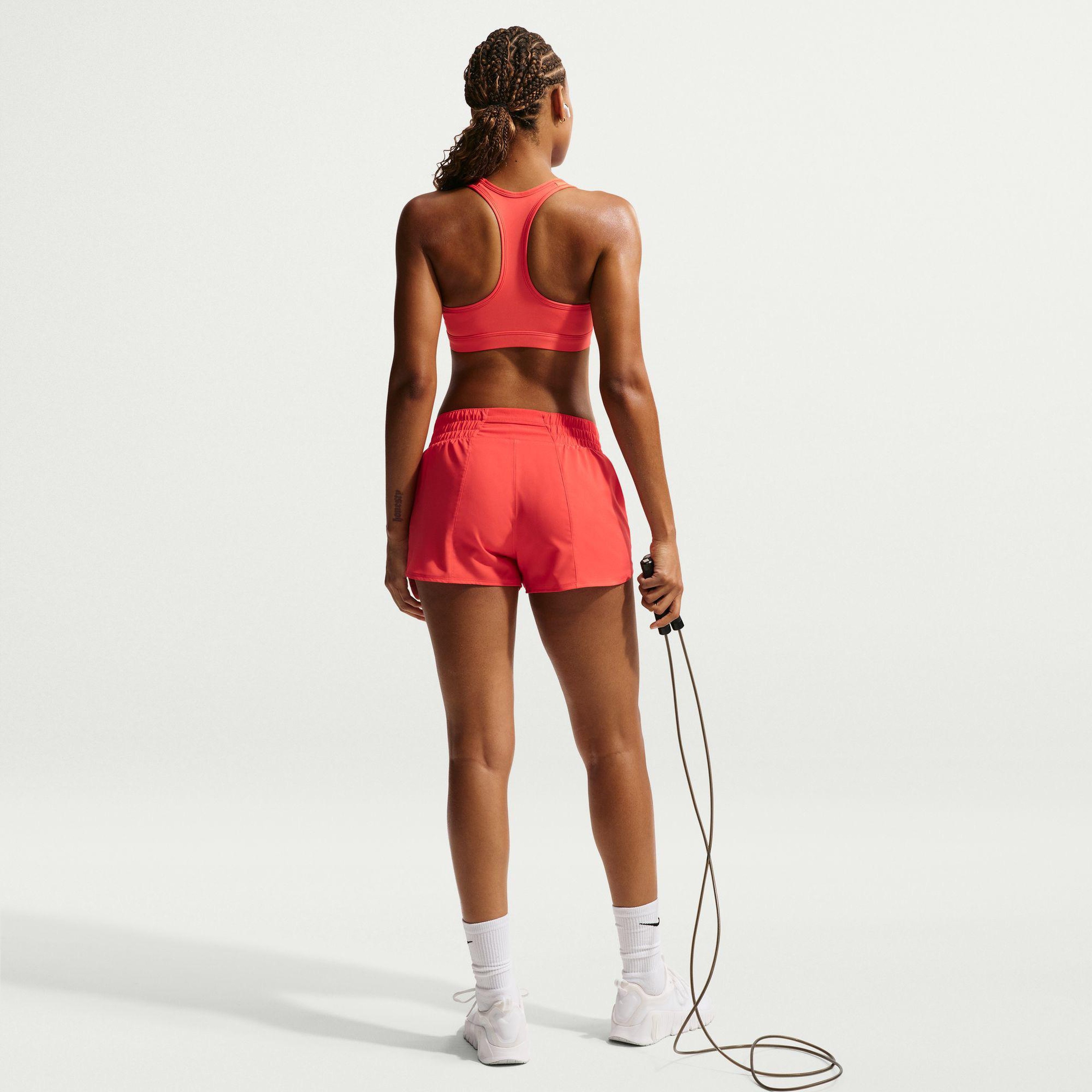 Nike Swoosh Orta Destekli Kadın Kırmızı Bra