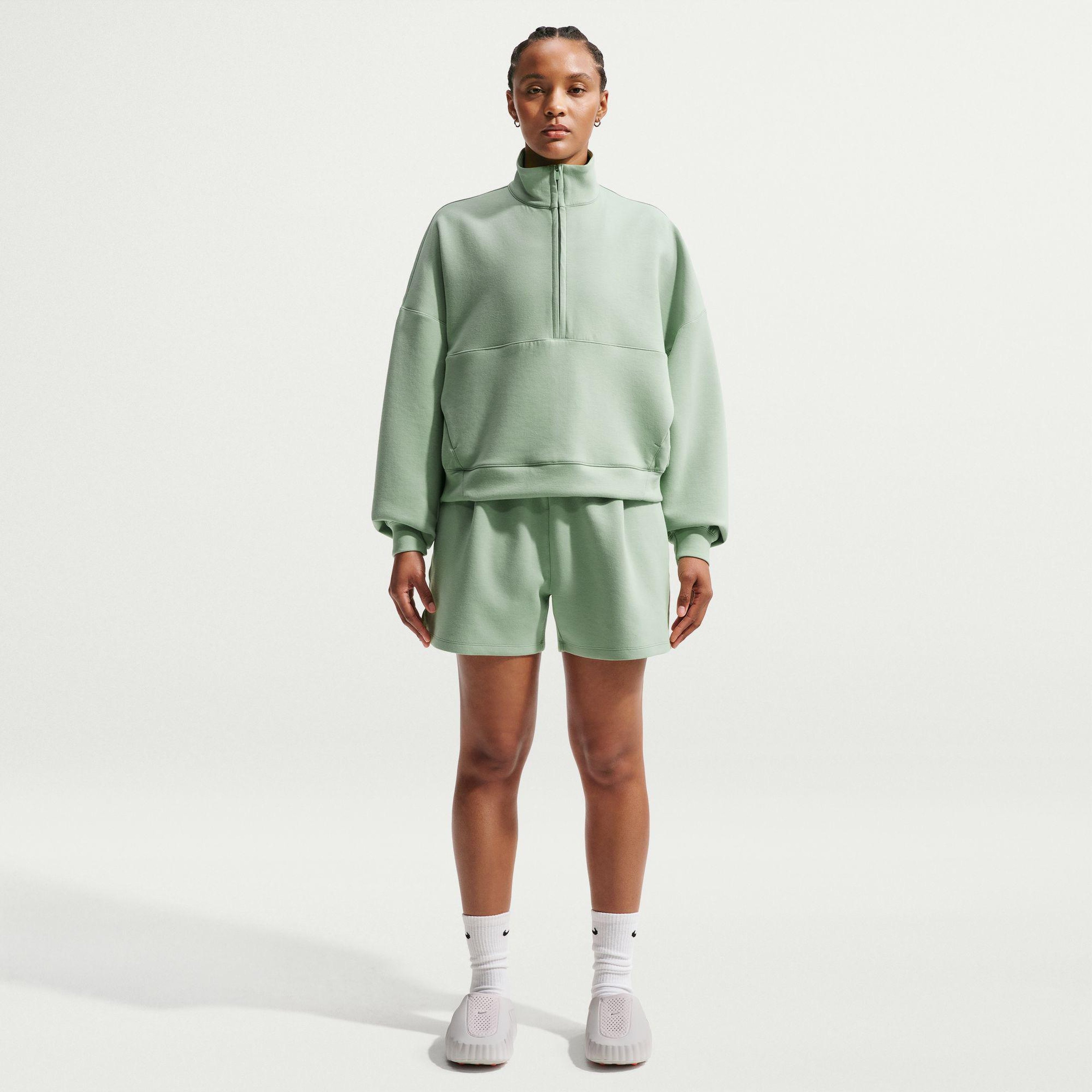 Nike 24.7 Dri-Fit Impossibly Soft Knit 10 cm Kadın Yeşil Şort