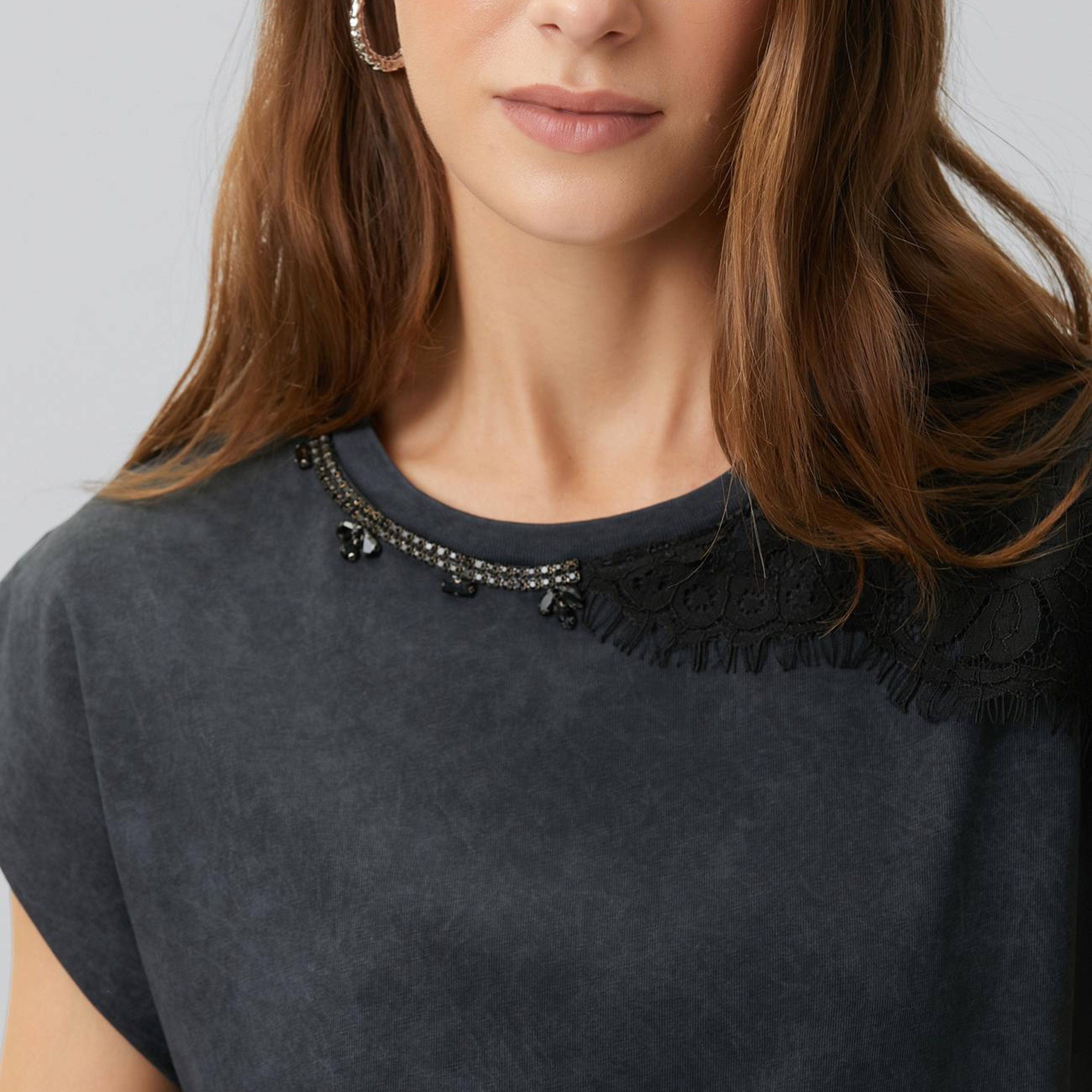 Network Kadın Antrasit Dantel Garni Detaylı T-shirt