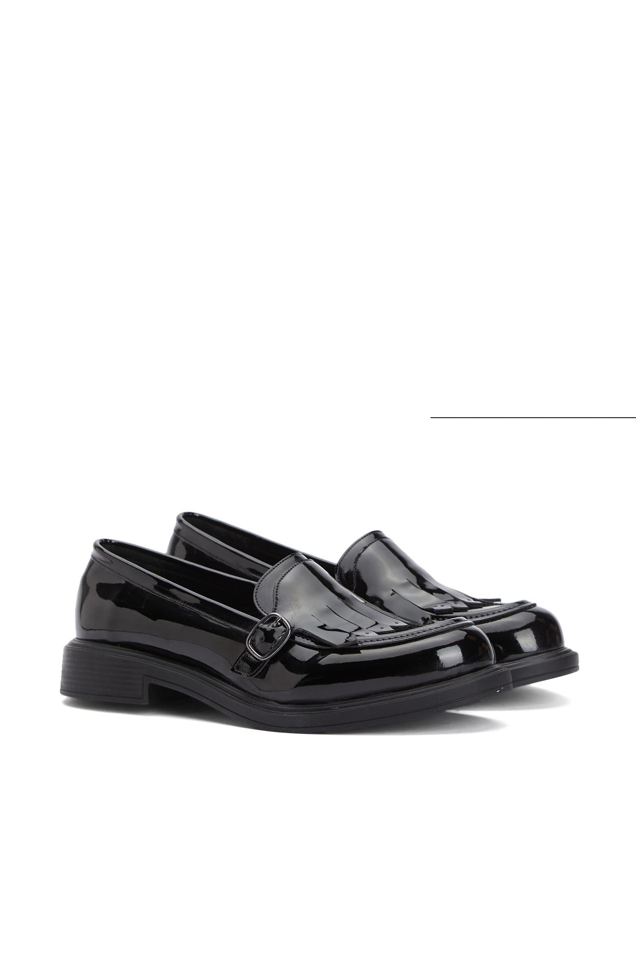 Divarese Kadın Siyah Püskül Detaylı Tokalı Loafer