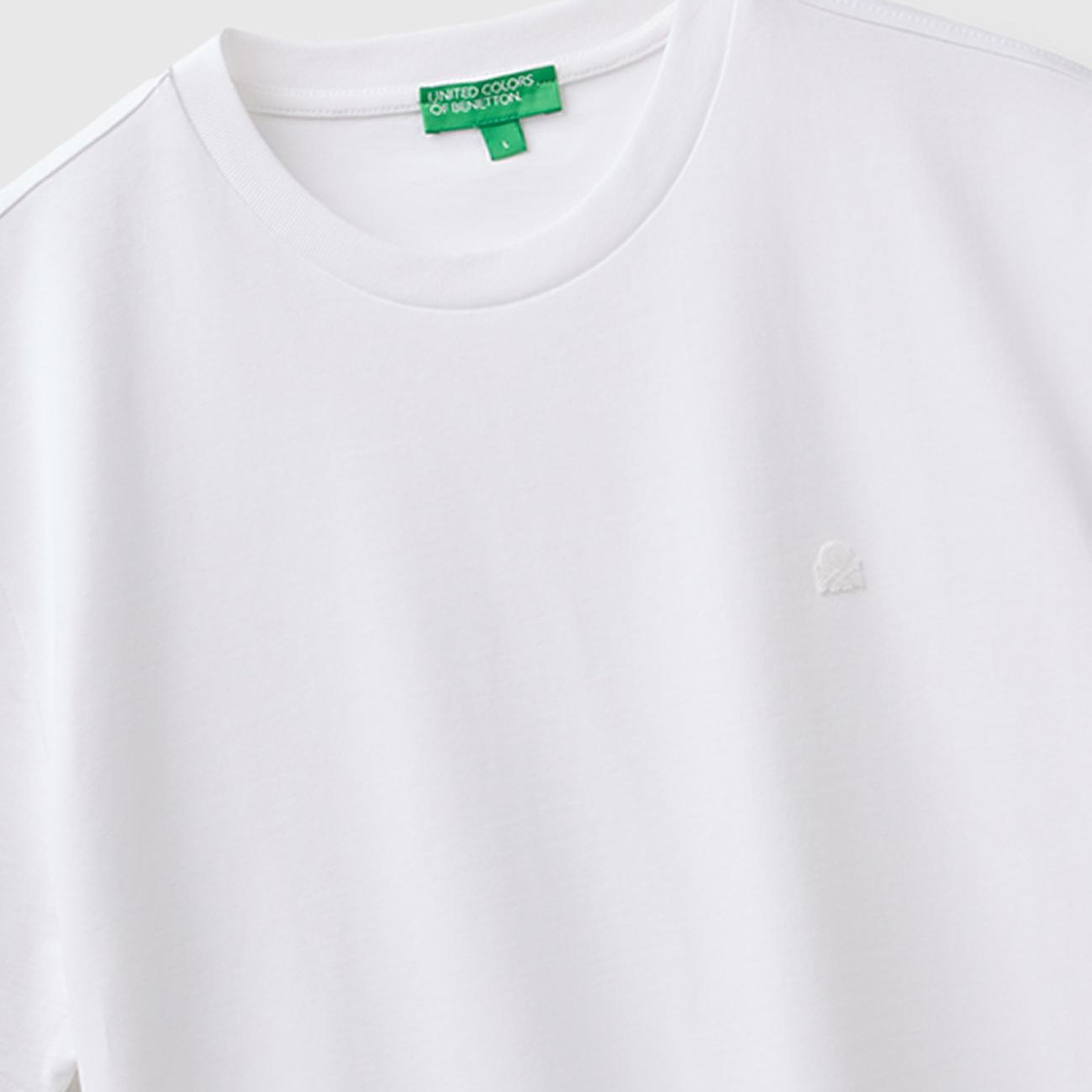 Erkek Beyaz %100 Koton Logolu Bisiklet Yaka T-Shirt