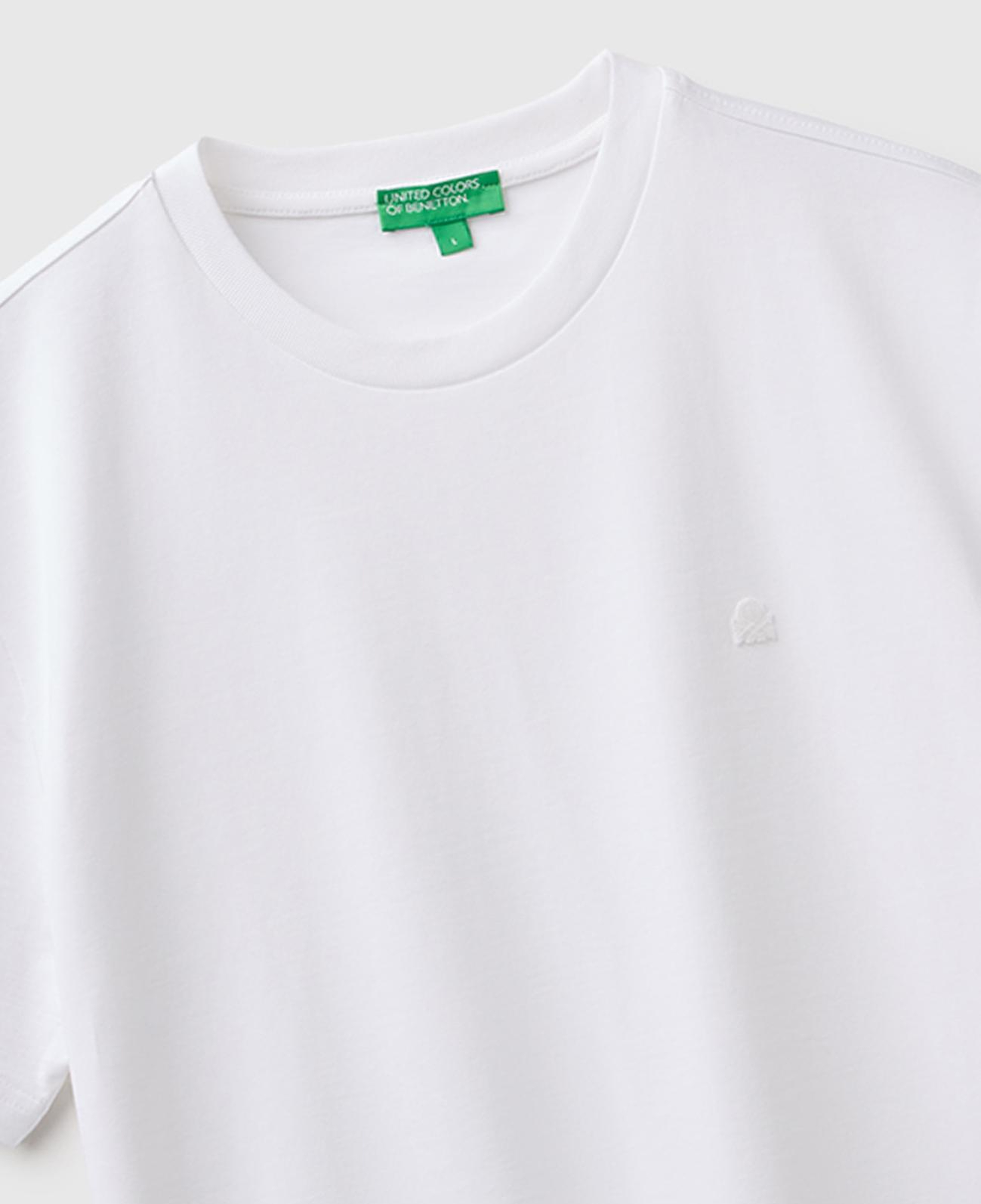 Erkek Beyaz %100 Koton Logolu Bisiklet Yaka T-Shirt