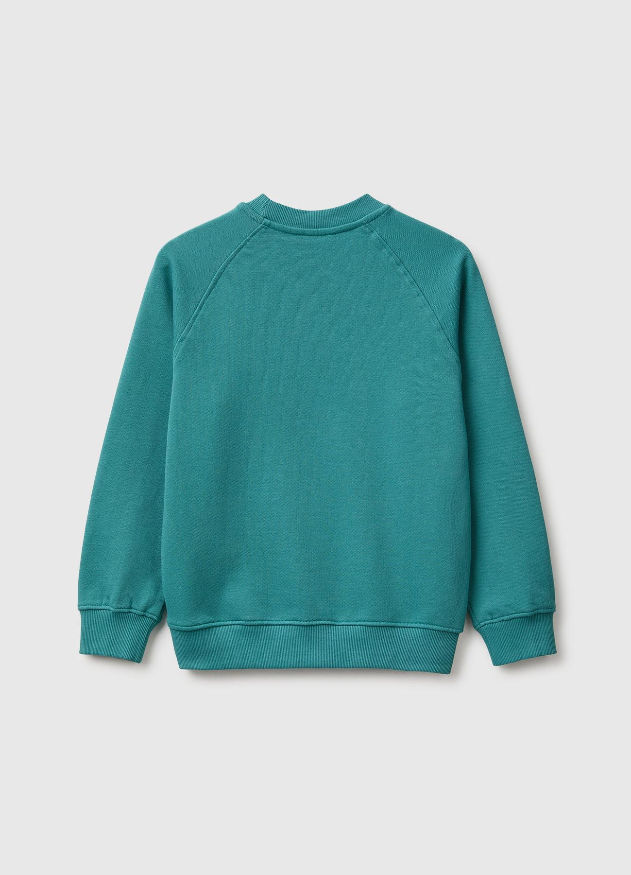Erkek Çocuk Petrol Yeşili Önü İşlemeli Ribanalı Reglan Kollu Bisiklet Yaka Sweatshirt