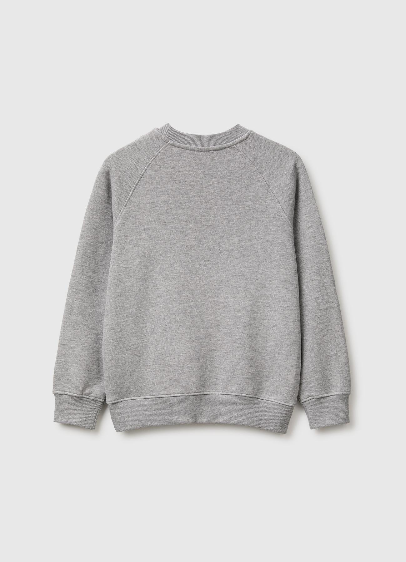 Erkek Çocuk Gri Melanj Önü İşlemeli Ribanalı Reglan Kollu Bisiklet Yaka Sweatshirt