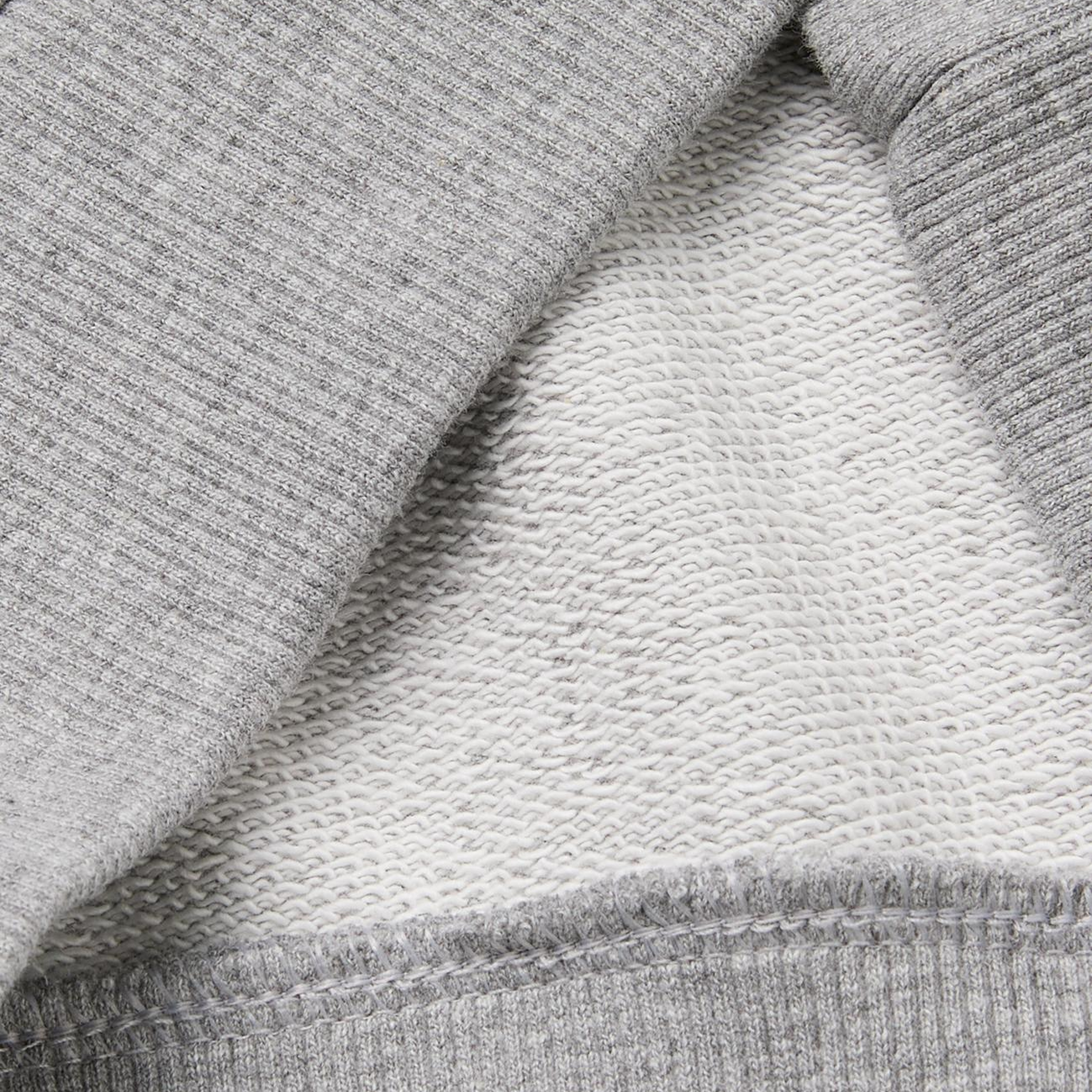 Erkek Çocuk Gri Melanj Önü İşlemeli Ribanalı Reglan Kollu Bisiklet Yaka Sweatshirt