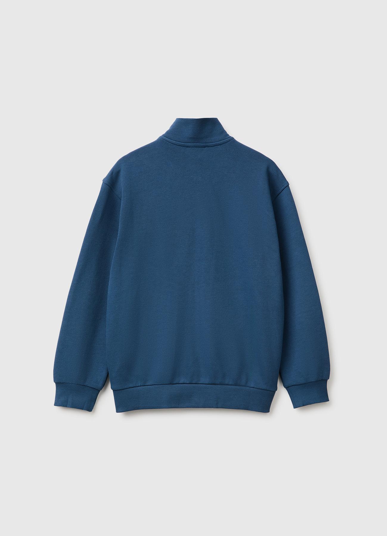 Erkek Çocuk Lacivert Önü İşlemeli Ribanalı Cepli Fermuarlı Dik Yaka Sweatshirt