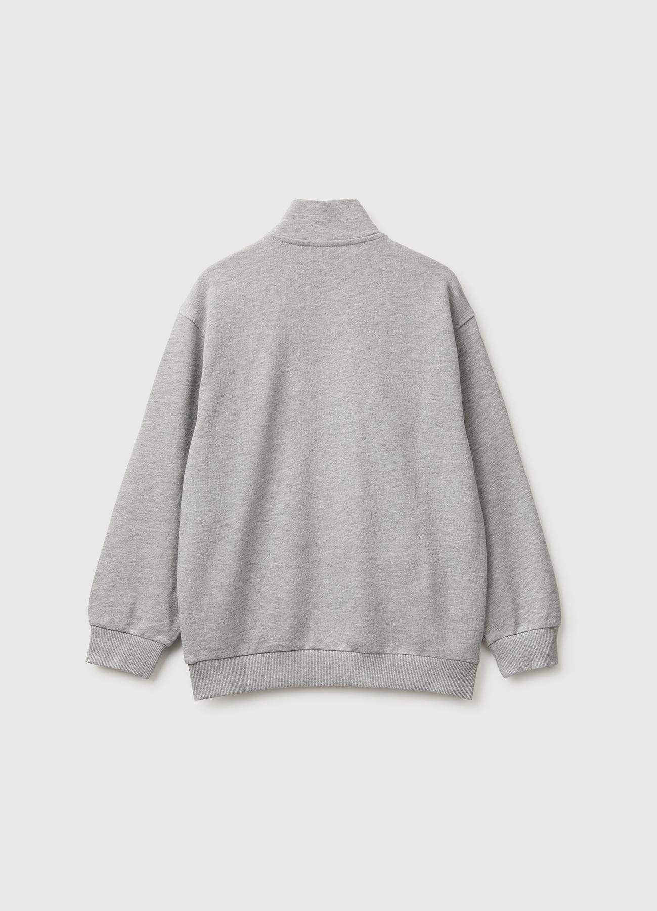 Erkek Çocuk Gri Melanj Önü İşlemeli Ribanalı Cepli Fermuarlı Dik Yaka Sweatshirt