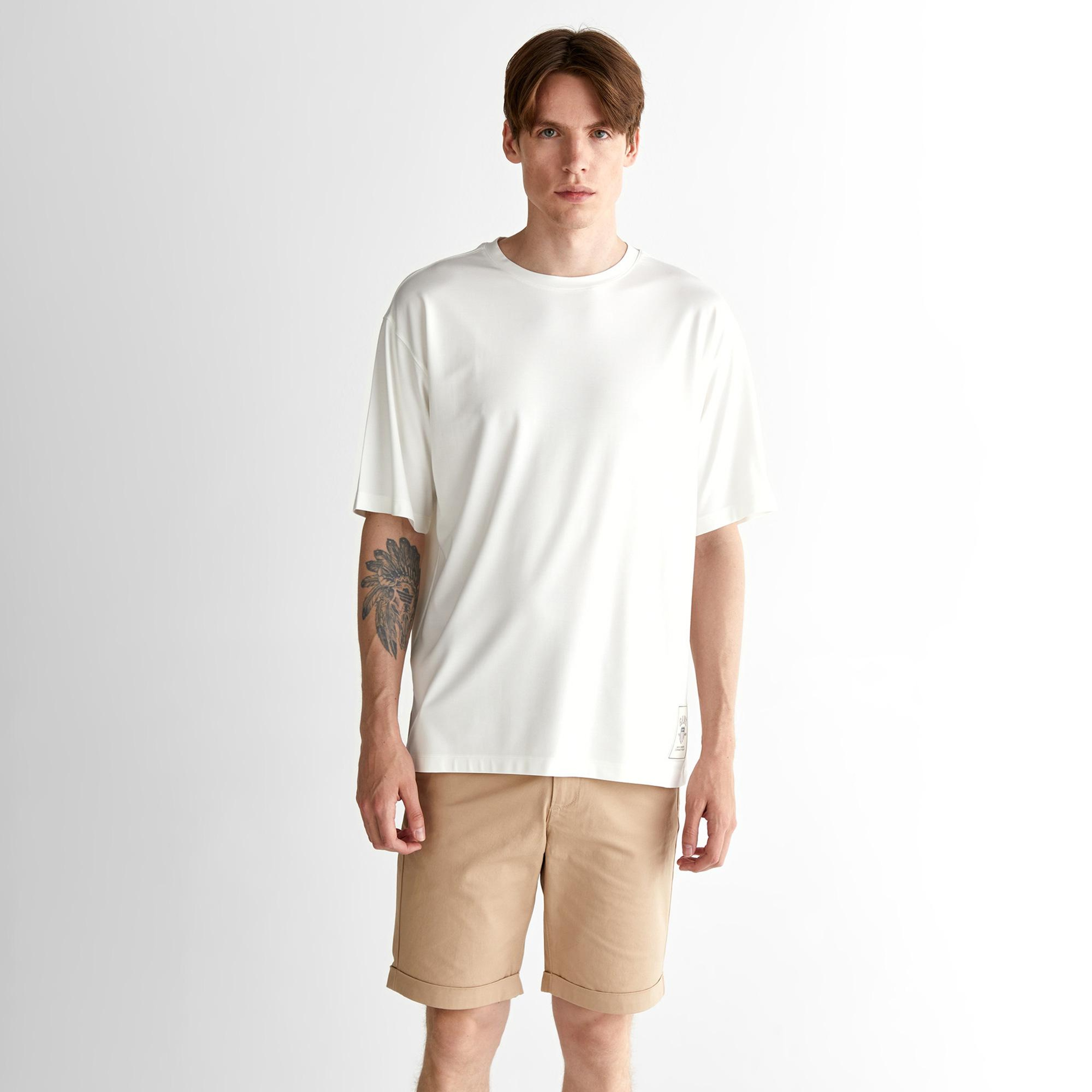 GANT Erkek Krem Relaxed Fit Bisiklet Yaka Logolu T-Shirt