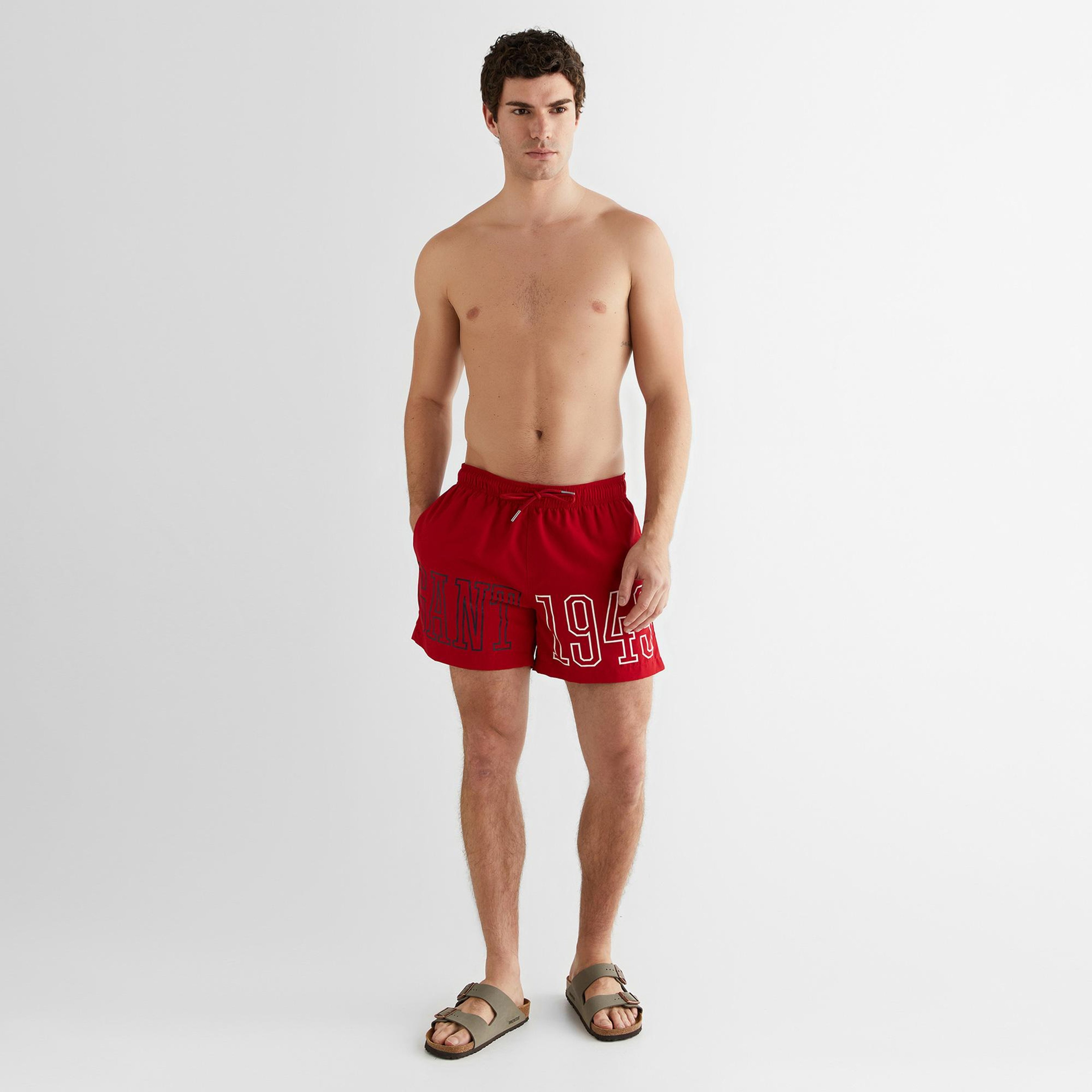 GANT Erkek Kırmızı Regular Fit Logolu Deniz Şortu