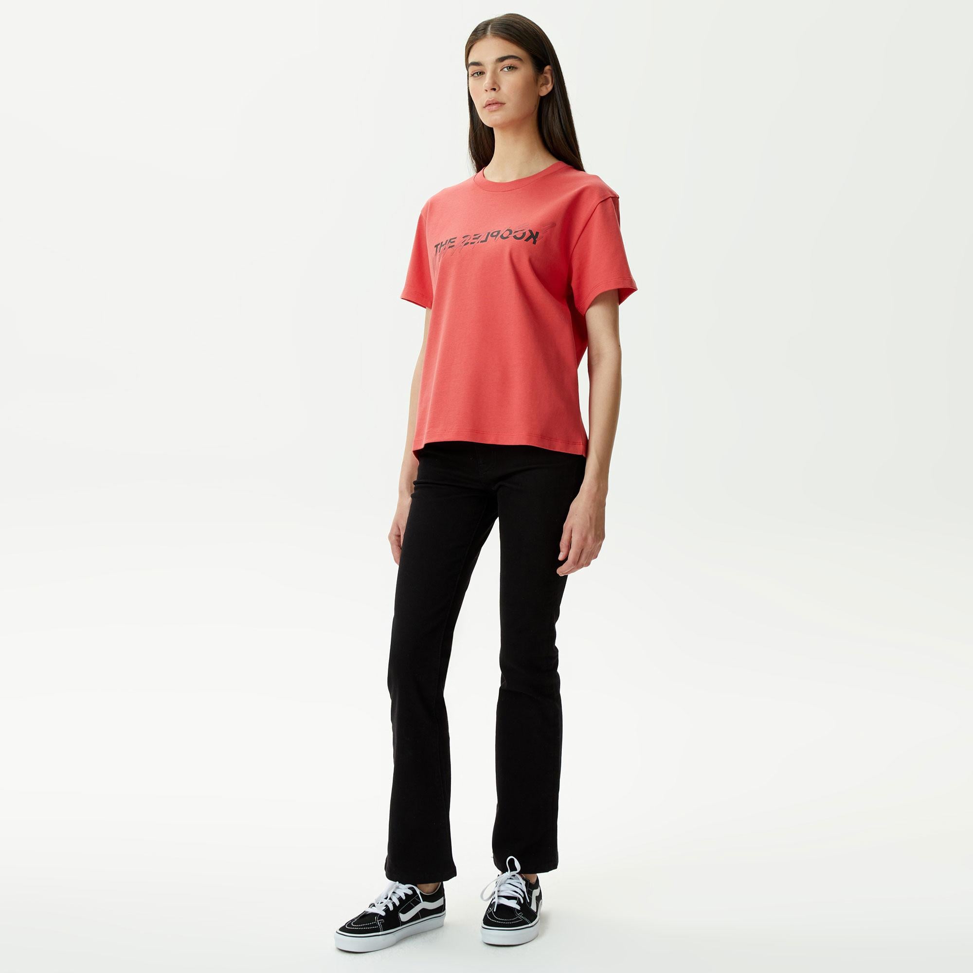 KADIN BASKILI BİSİKLET YAKA KIRMIZI T-SHIRT