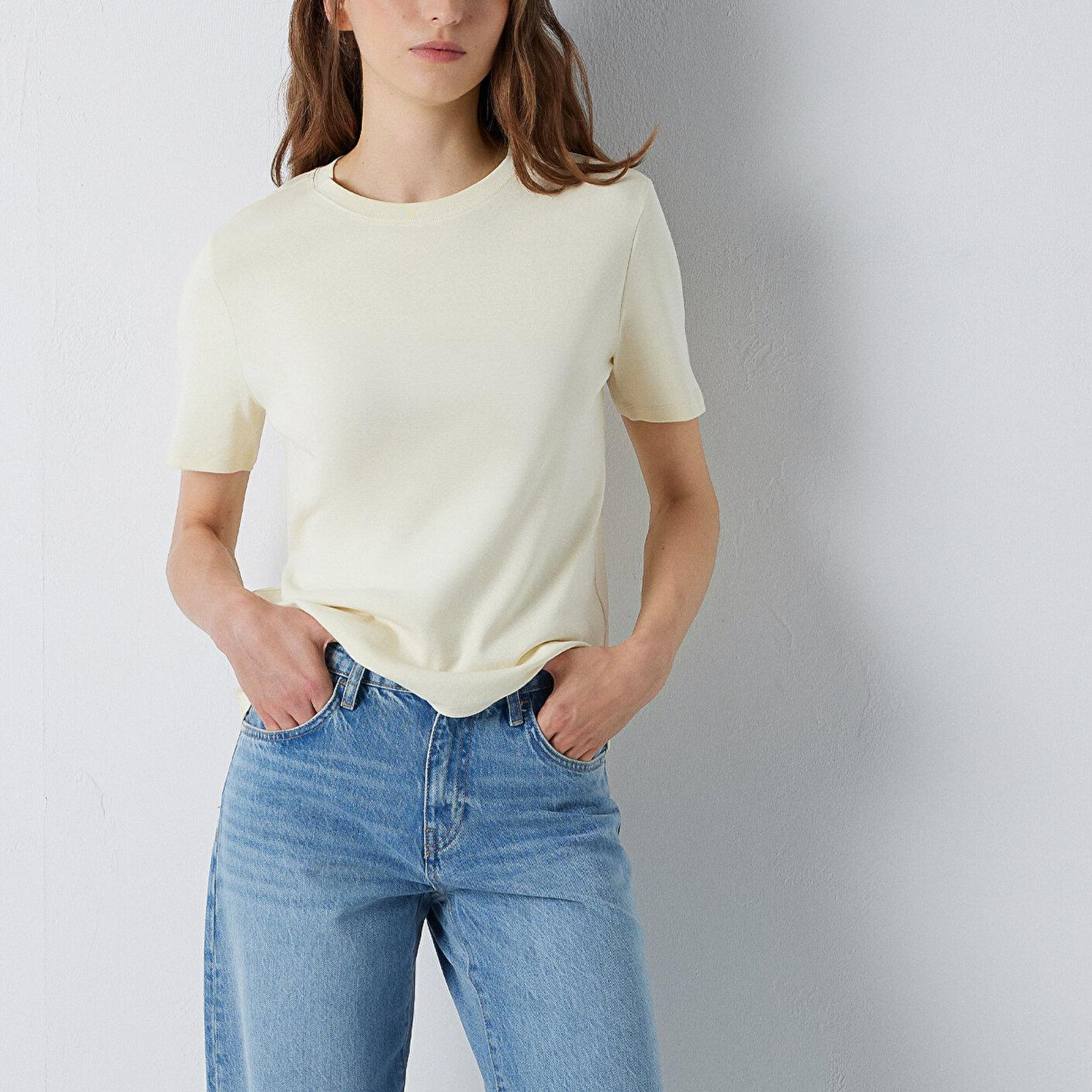 Mavi Ekru Basic Tişört Semi Slim Fit / Yarı Dar Kesim 1612916-70069