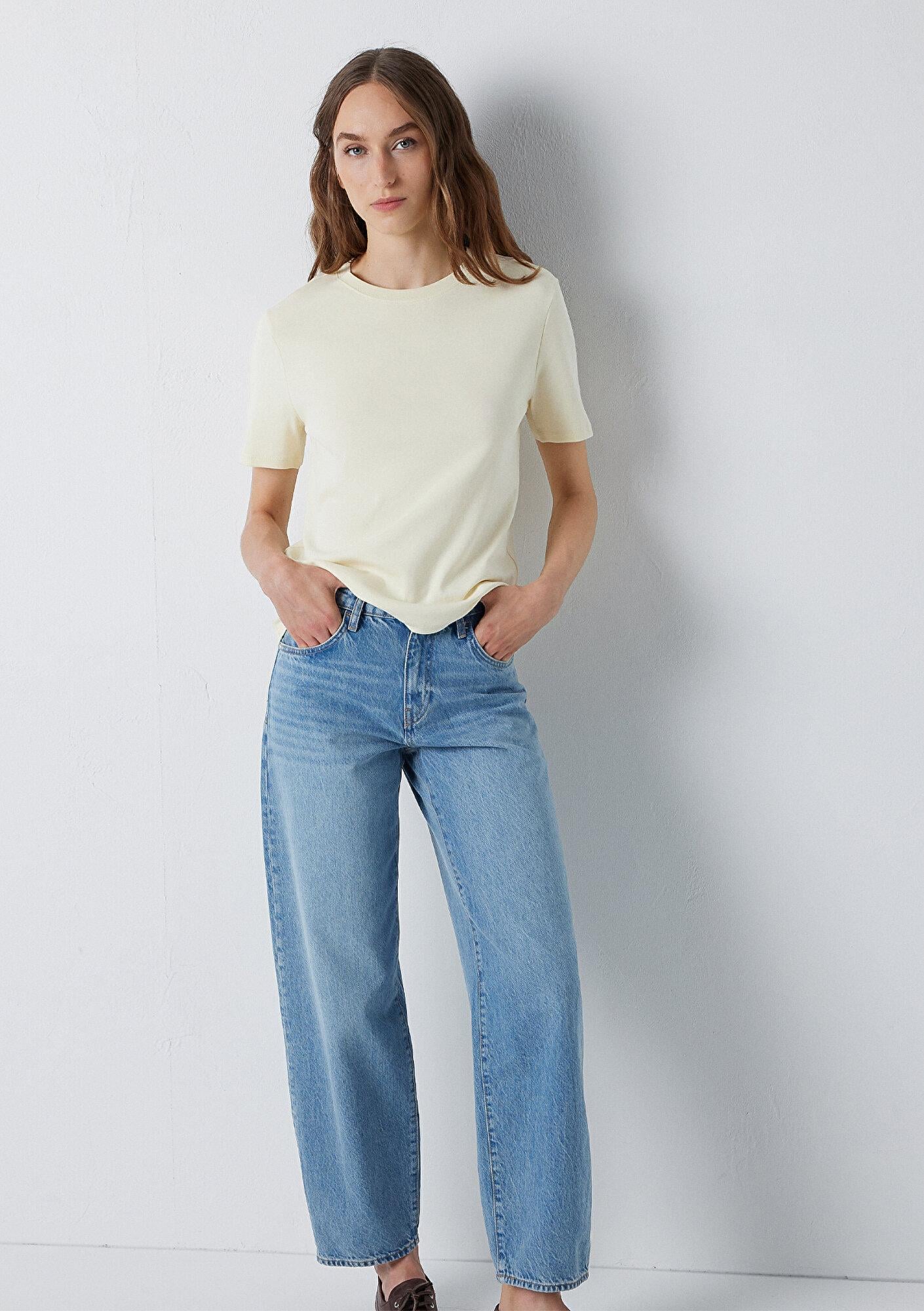 Mavi Ekru Basic Tişört Semi Slim Fit / Yarı Dar Kesim 1612916-70069