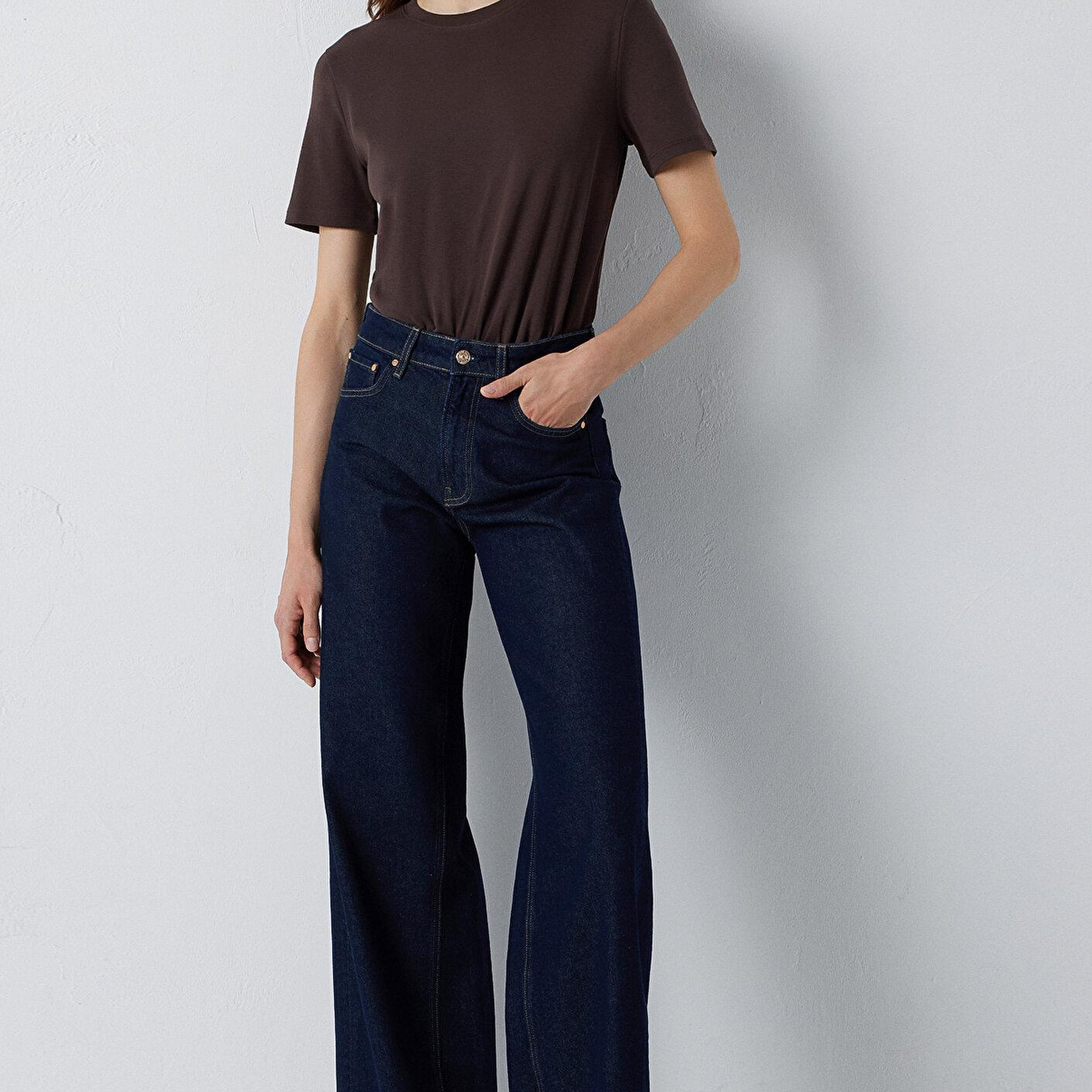 Mavi Kahverengi Basic Tişört Semi Slim Fit / Yarı Dar Kesim 1612916-70251