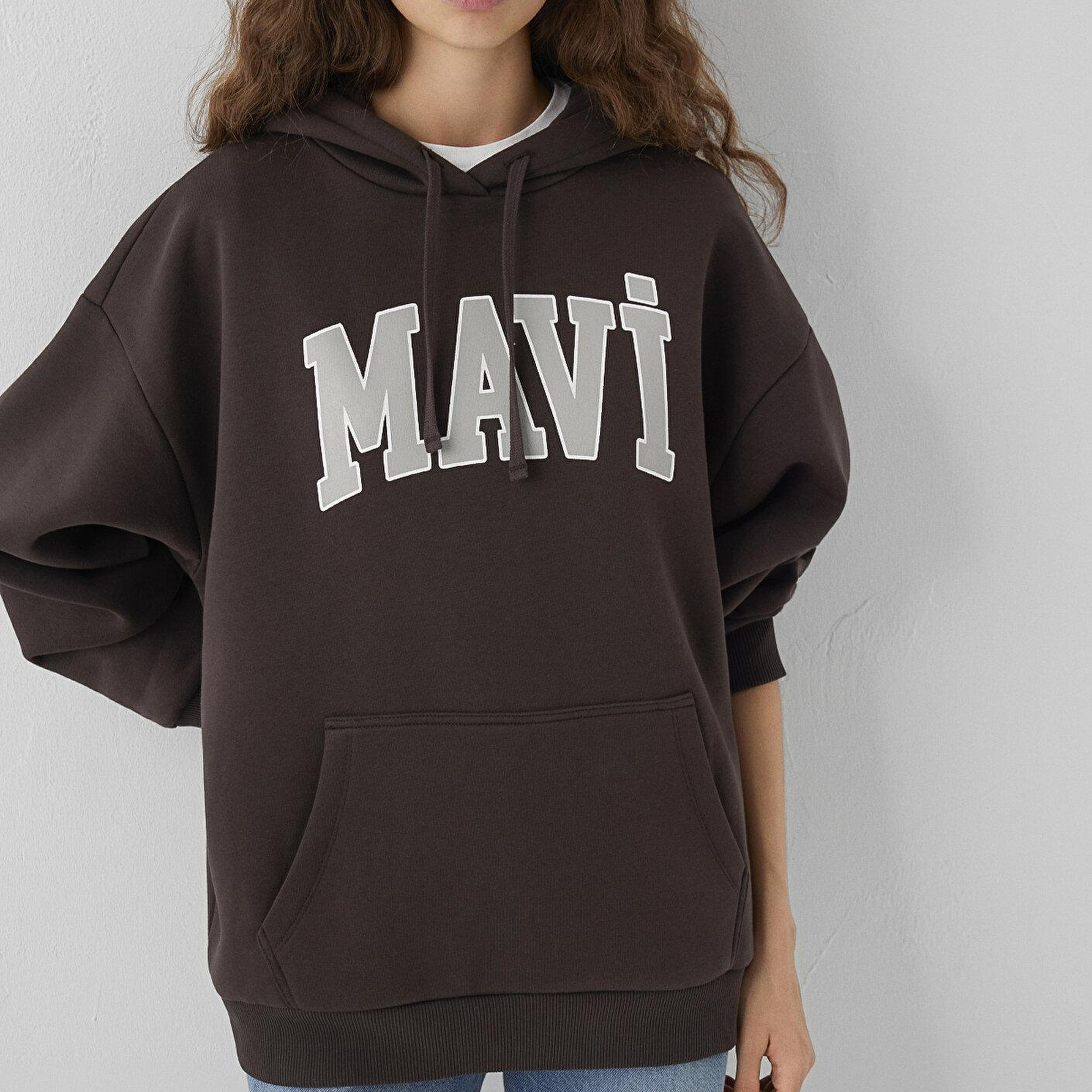 Mavi Mavi Logo Baskılı Kapüşonlu Kahverengi Sweatshirt 1600361-70240