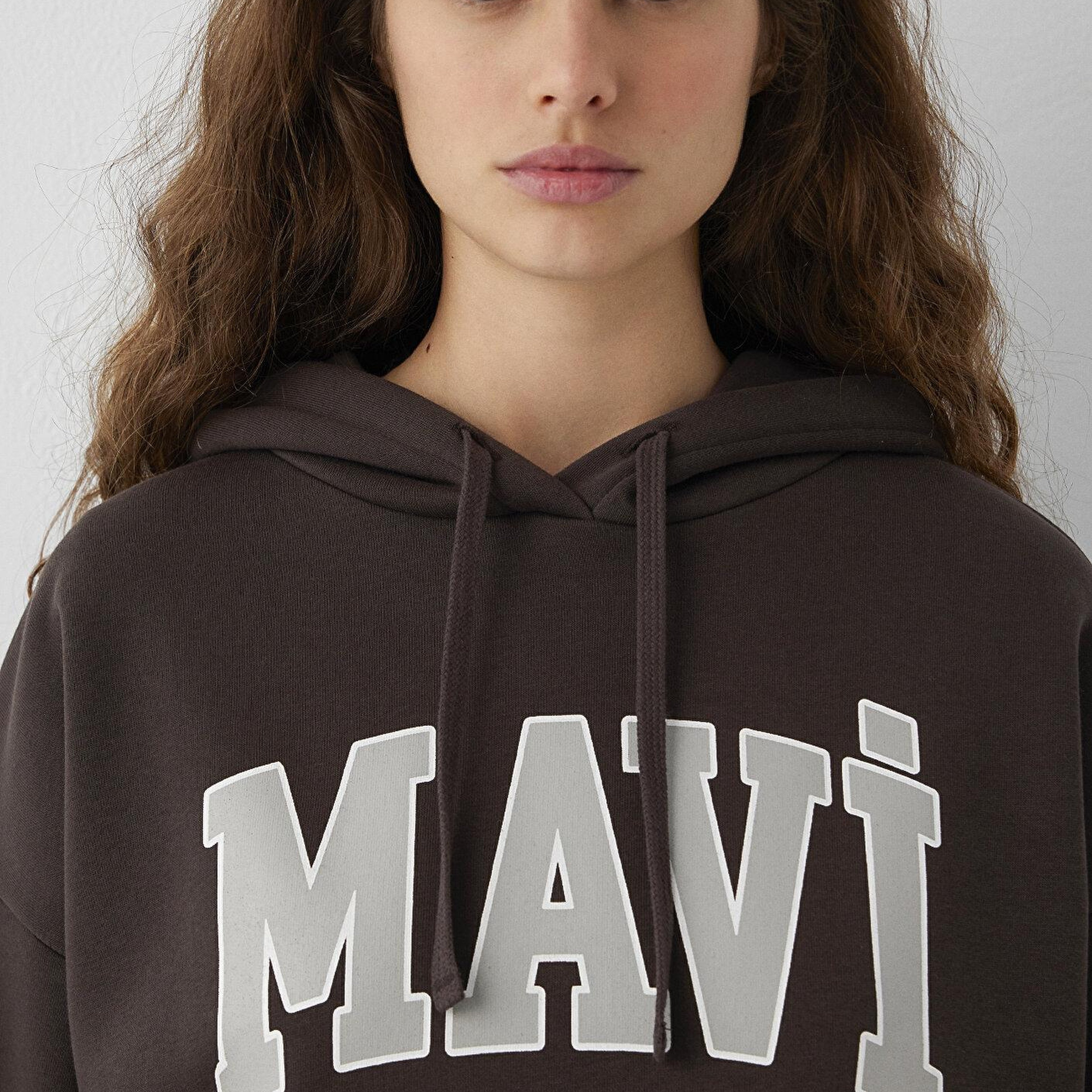 Mavi Mavi Logo Baskılı Kapüşonlu Kahverengi Sweatshirt 1600361-70240
