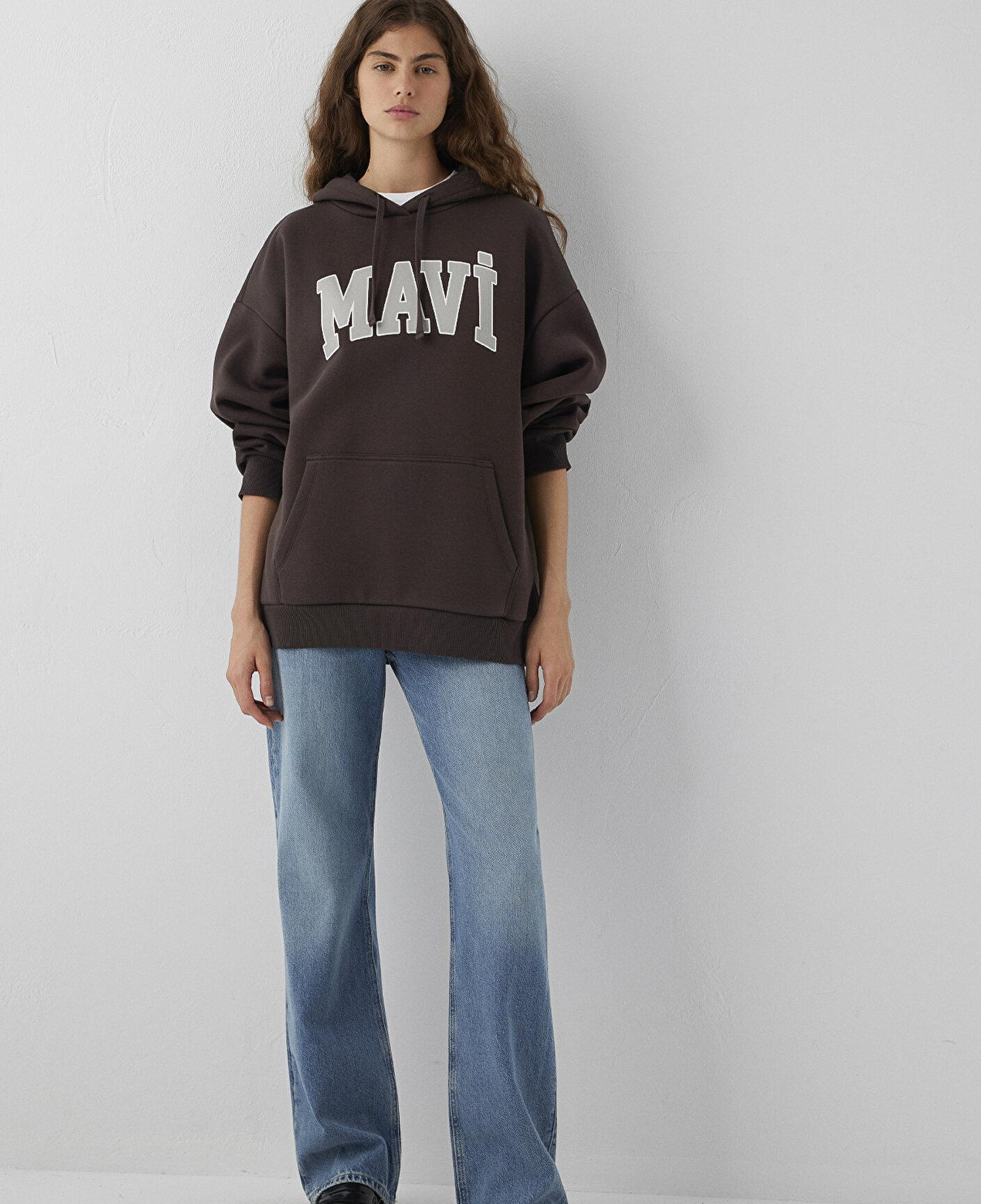 Mavi Mavi Logo Baskılı Kapüşonlu Kahverengi Sweatshirt 1600361-70240