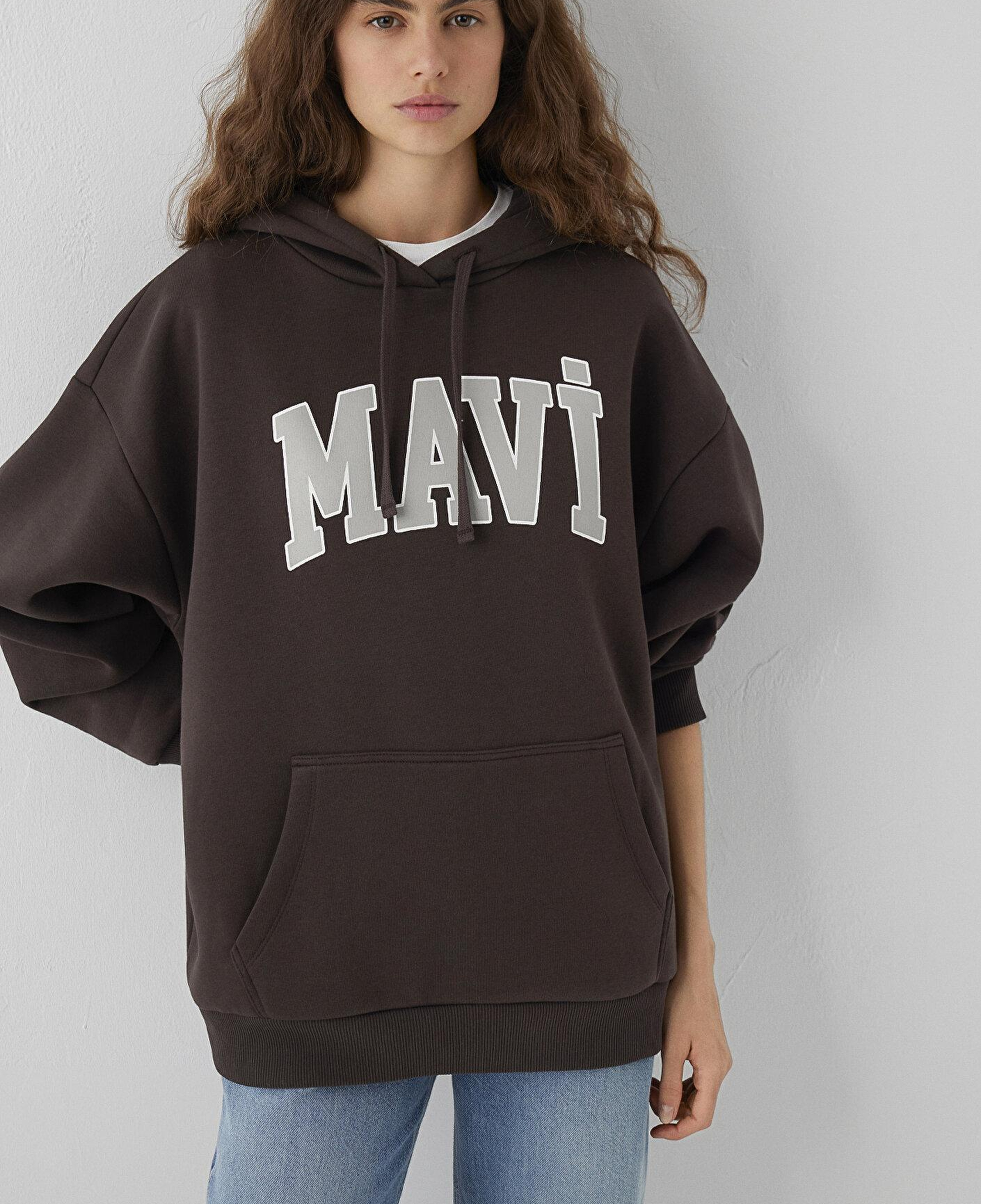 Mavi Mavi Logo Baskılı Kapüşonlu Kahverengi Sweatshirt 1600361-70240