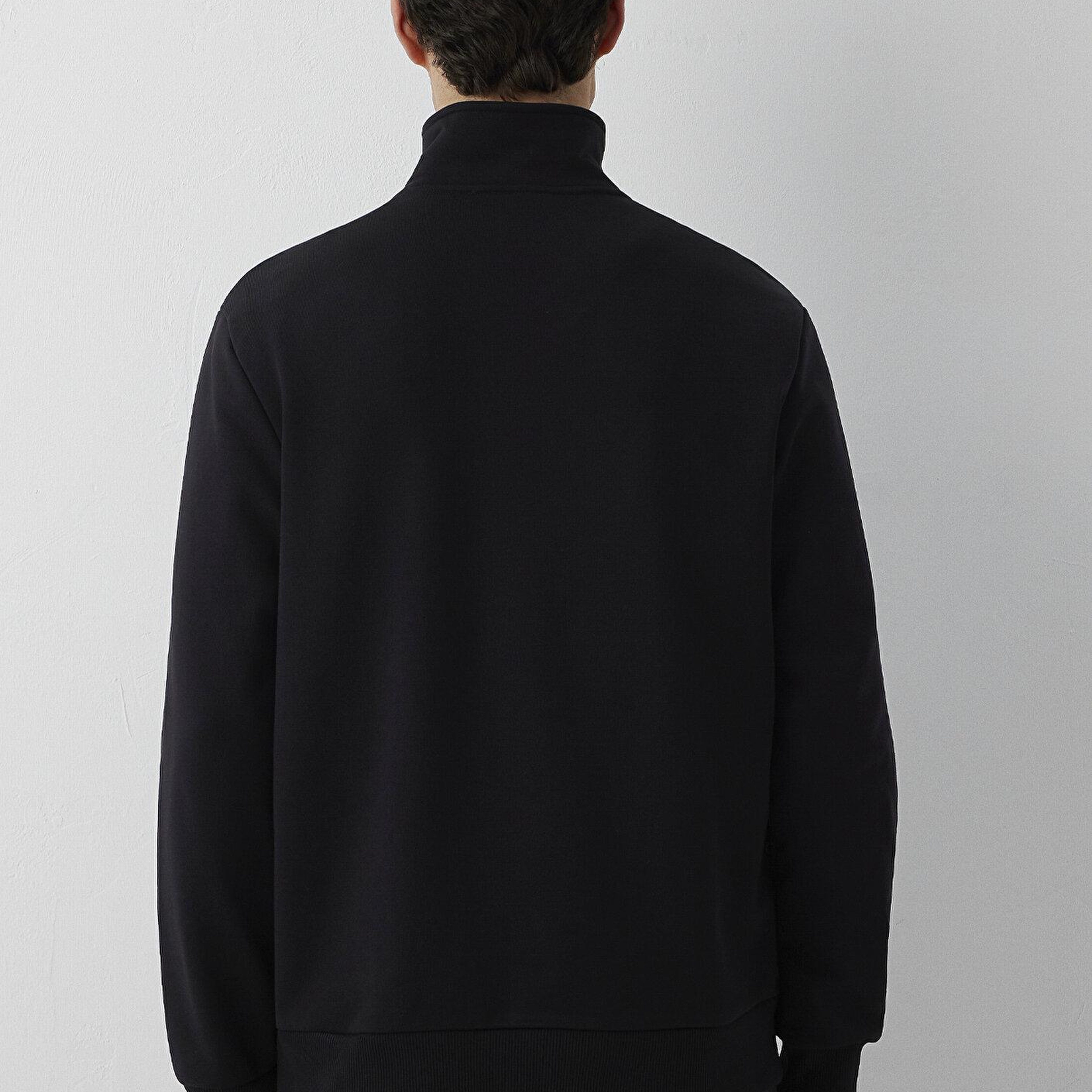 Mavi Yarı Fermuarlı Siyah Sweatshirt 0S20027-900