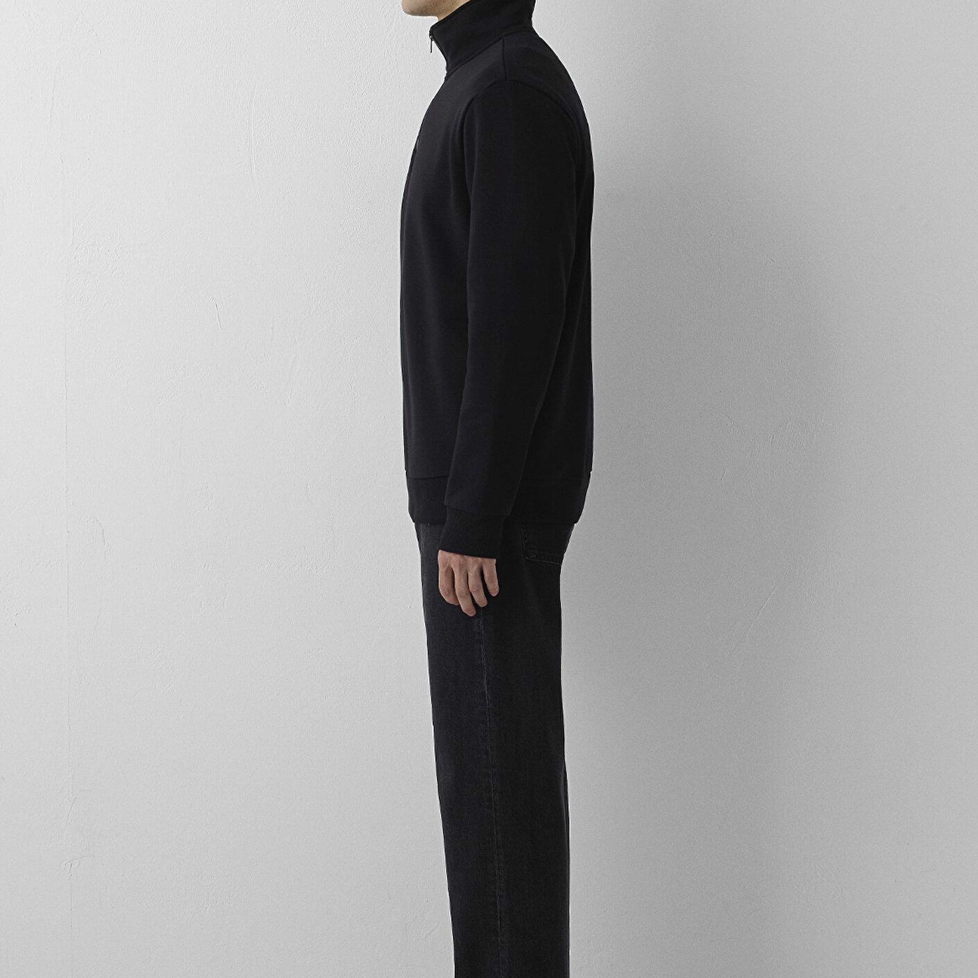 Mavi Yarı Fermuarlı Siyah Sweatshirt 0S20027-900