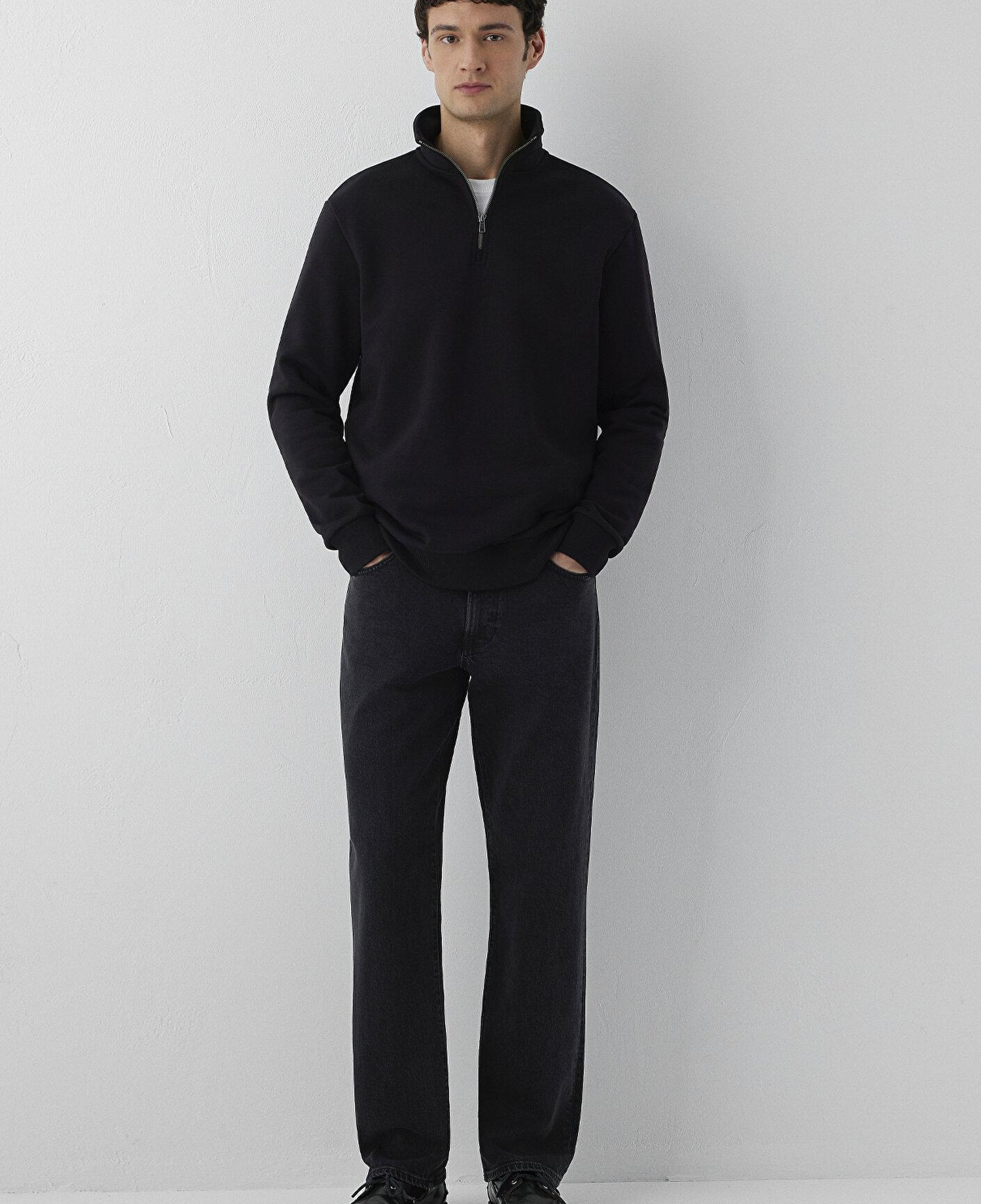 Mavi Yarı Fermuarlı Siyah Sweatshirt 0S20027-900