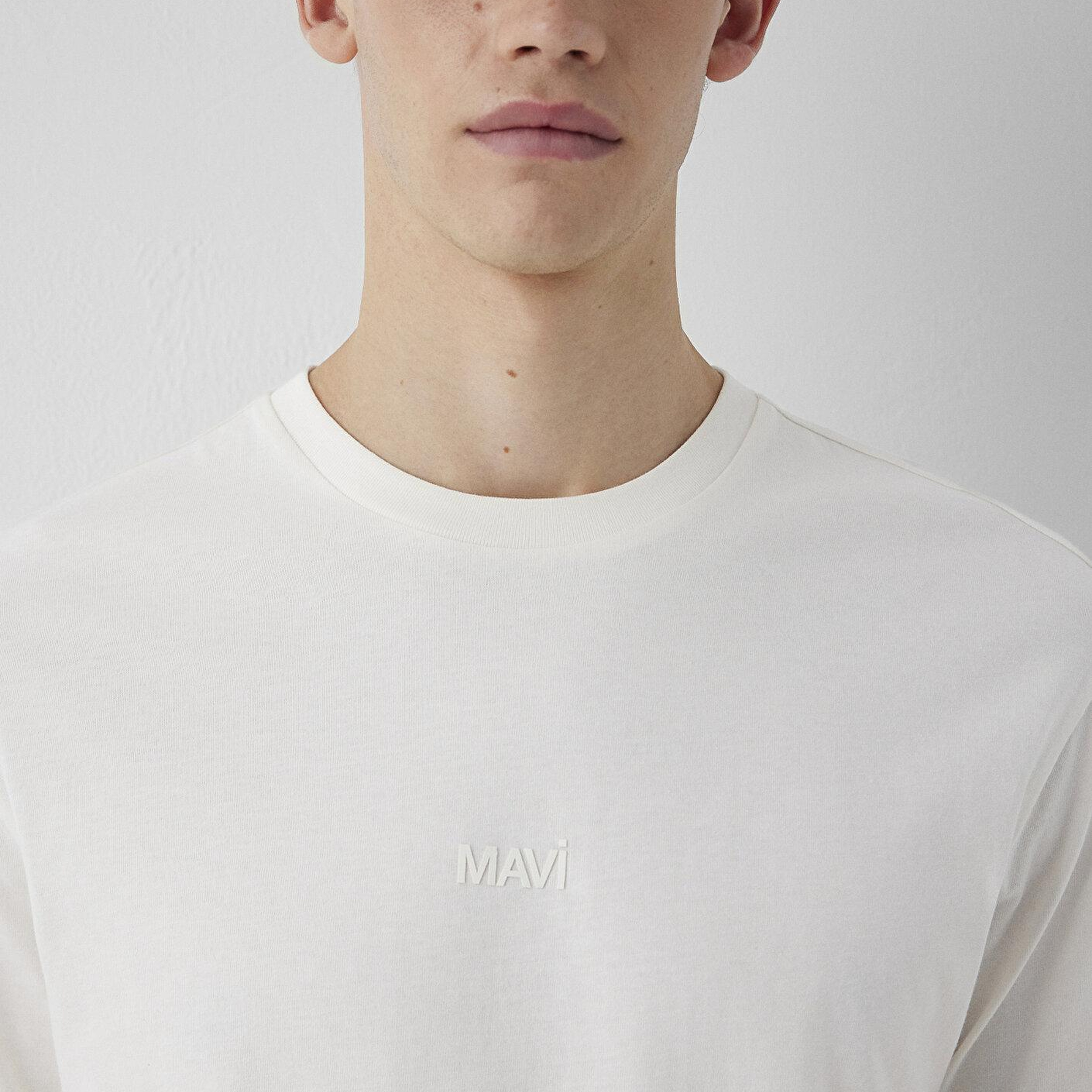 Mavi Mavi Logo Ekru Tişört Loose Fit / Bol Rahat Kesim 0613093-70057