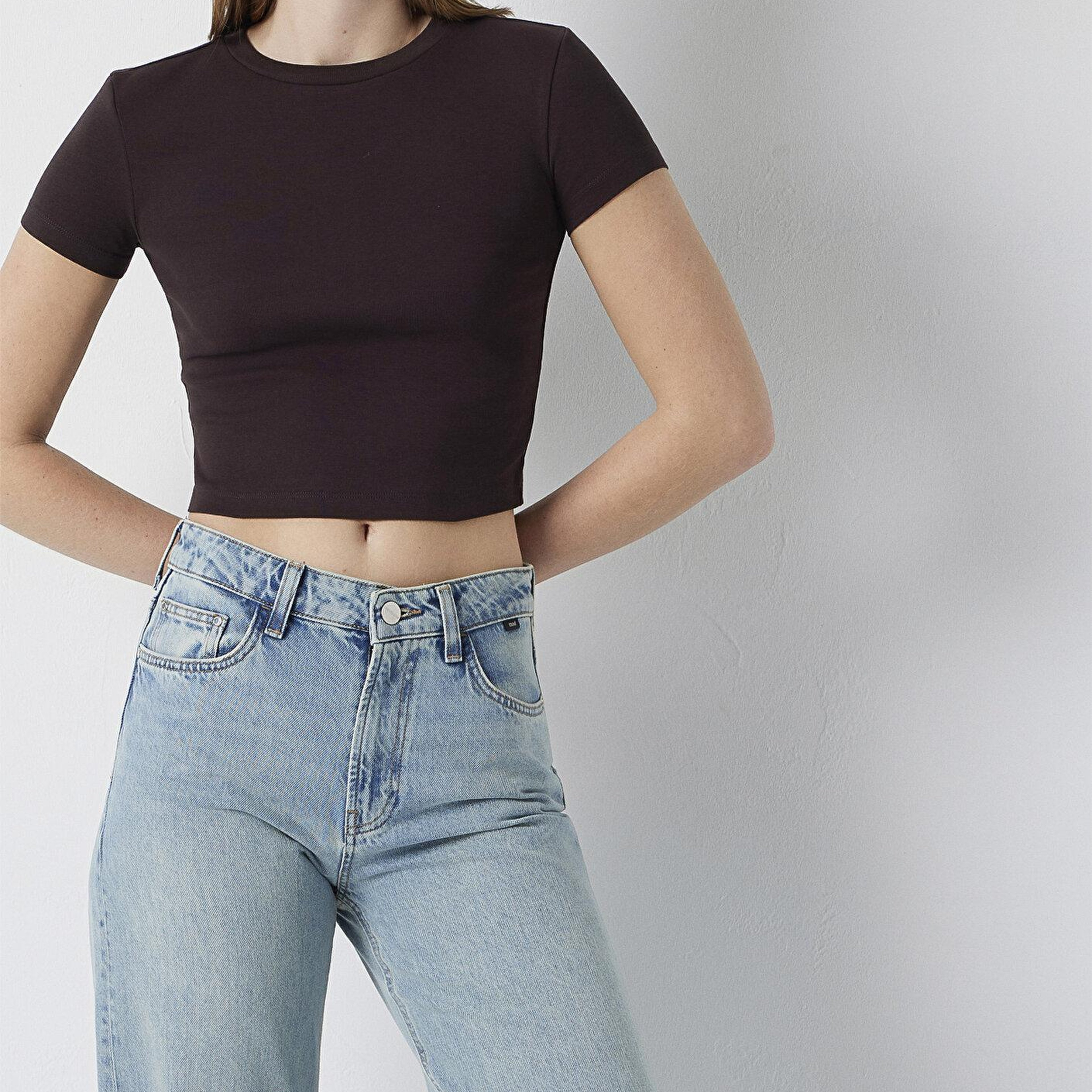 Mavi Kahverengi Basic Tişört Crop / Kısa Kesim 1600814-70240