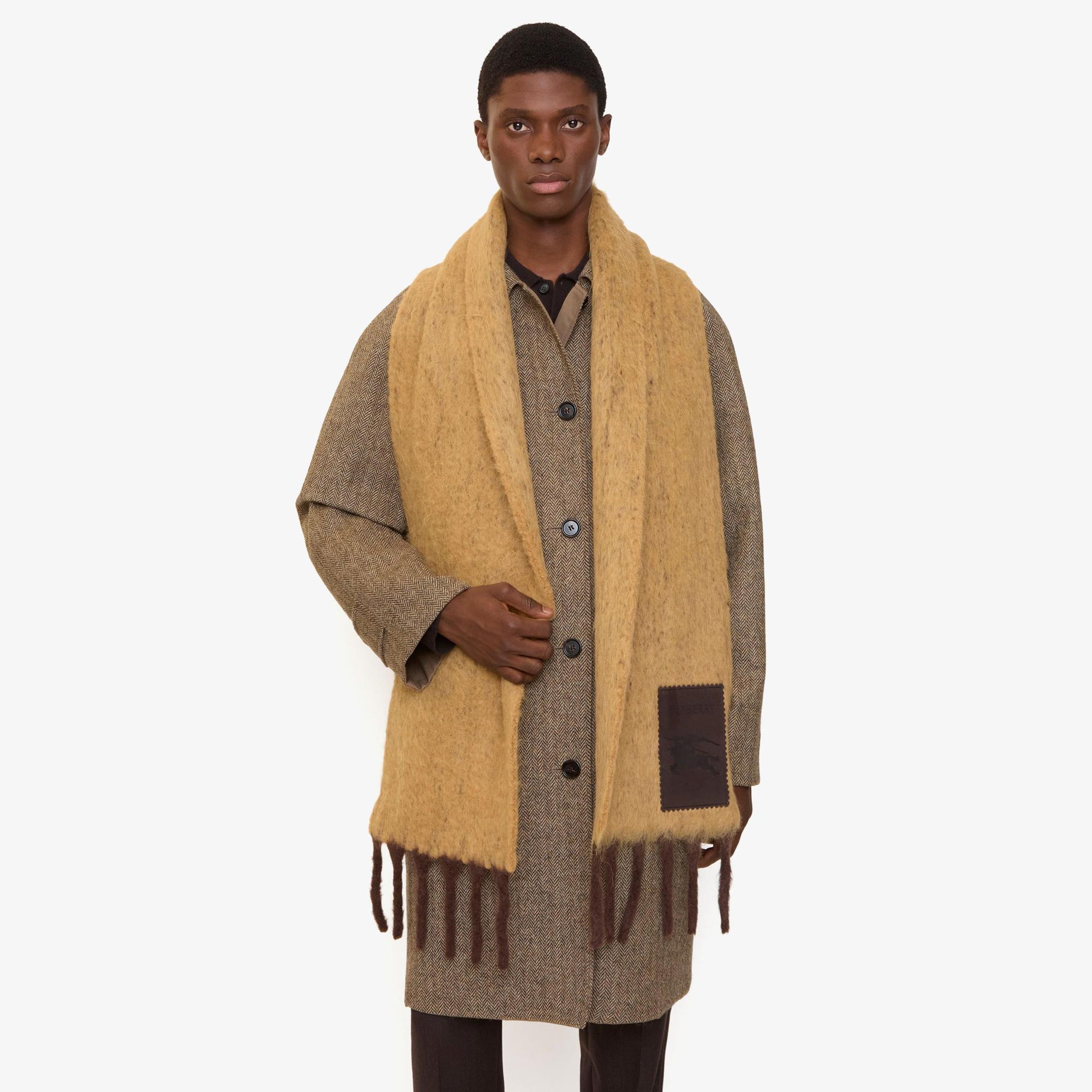 Burberry Kadın Kahverengi Yün Karışımlı Atkı