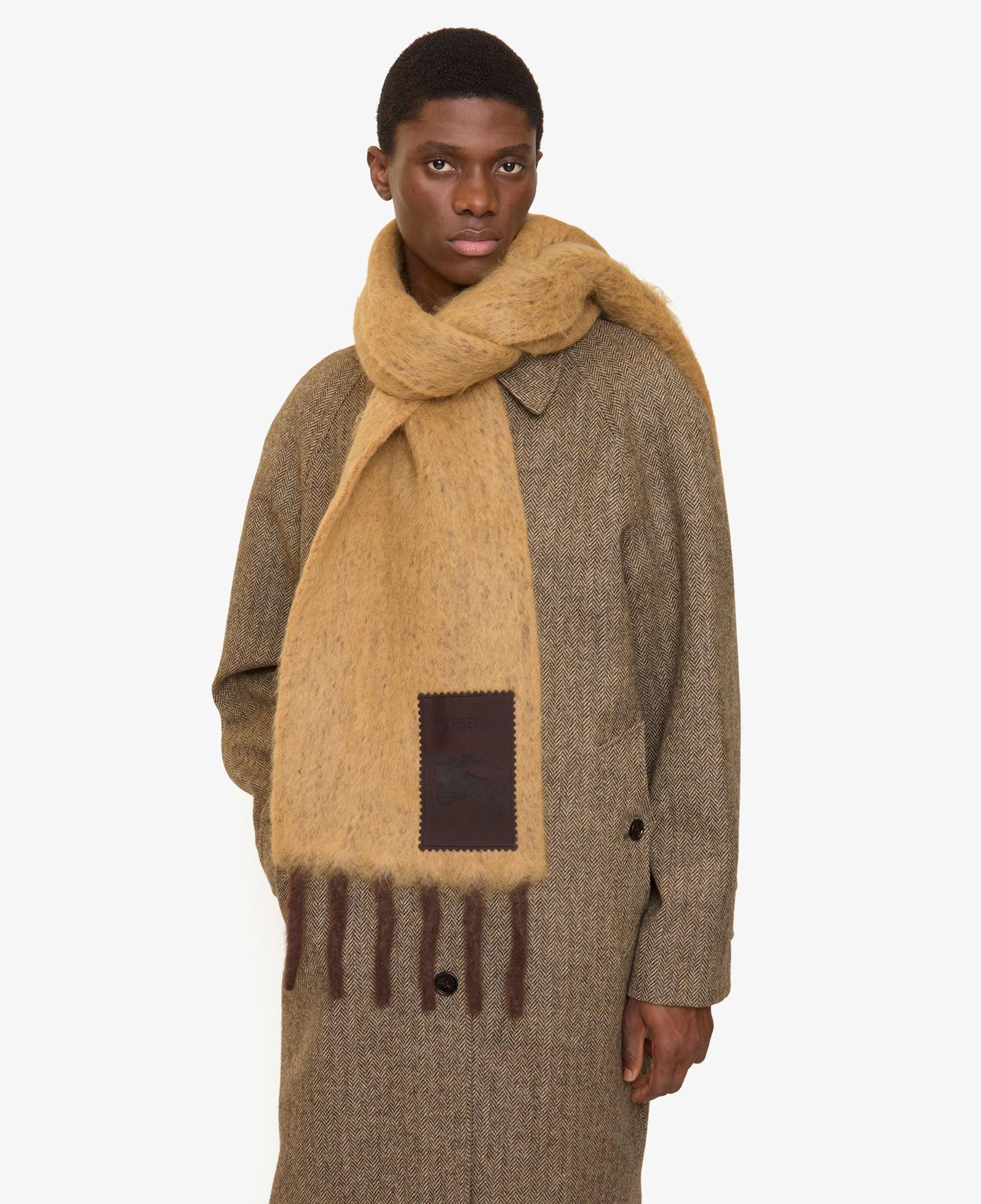 Burberry Kadın Kahverengi Yün Karışımlı Atkı