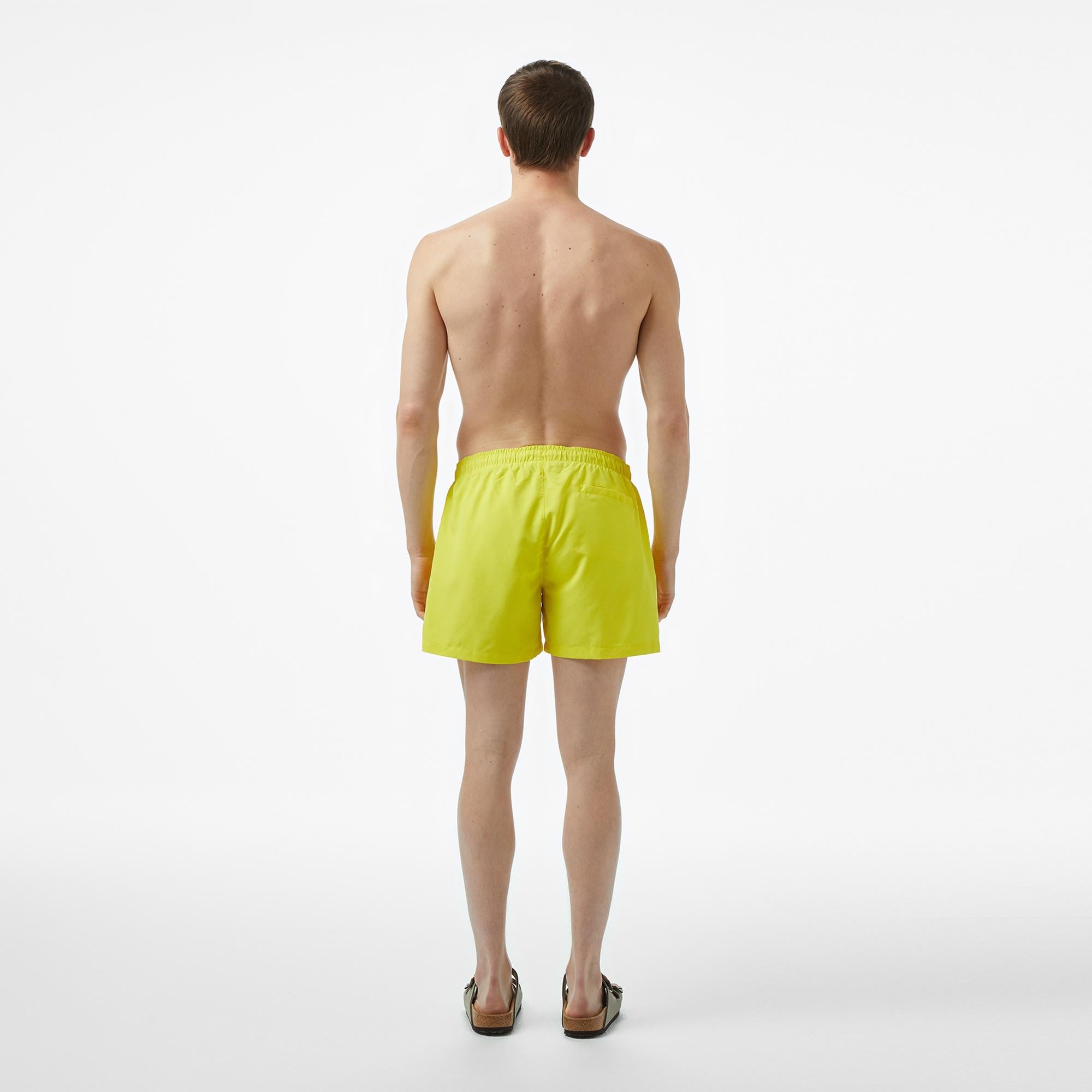 Lacoste Erkek Regular Fit Sarı Deniz Şortu