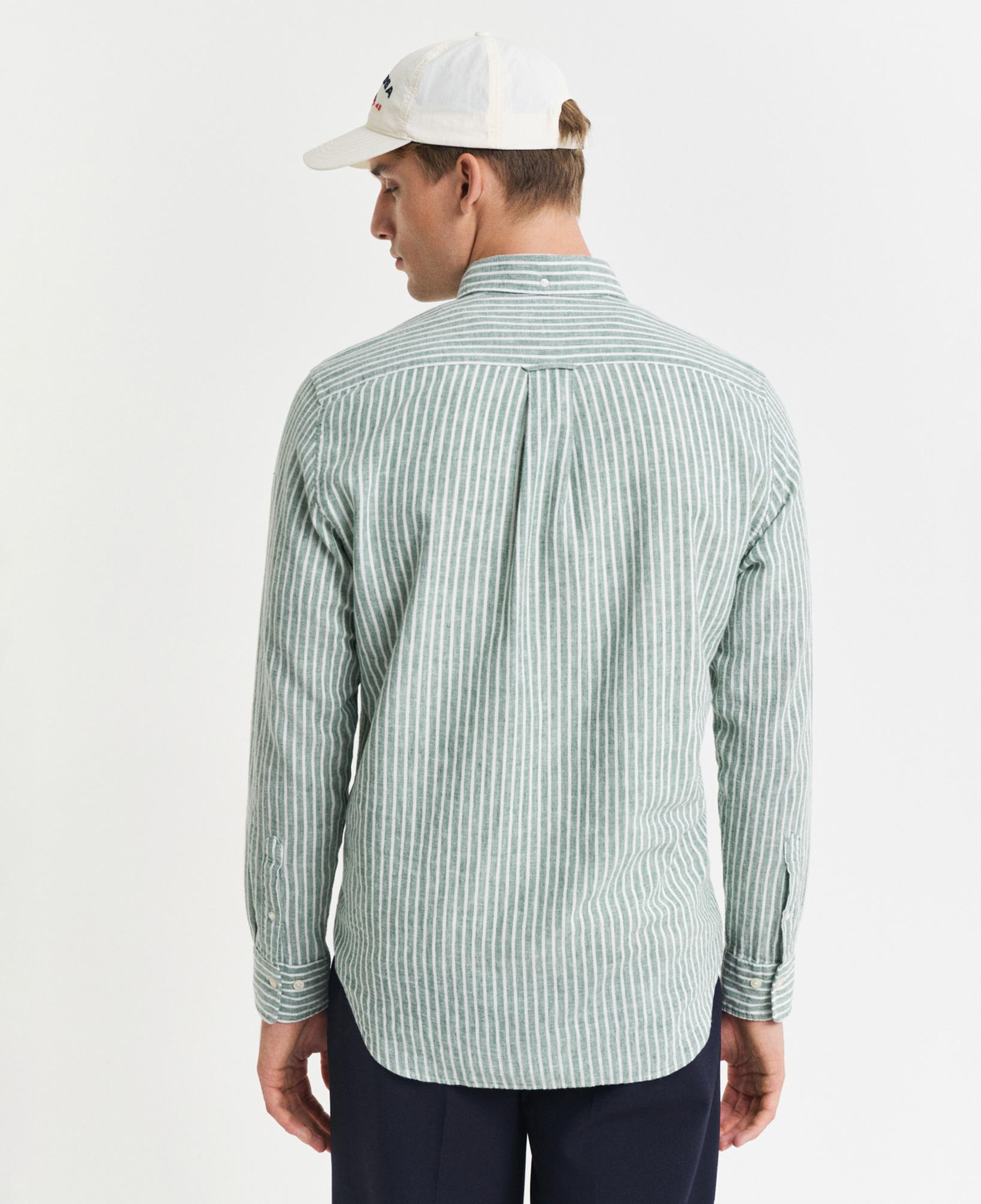 GANT Erkek Yeşil Regular Fit Düğmeli Yaka Çizgili Keten Gömlek