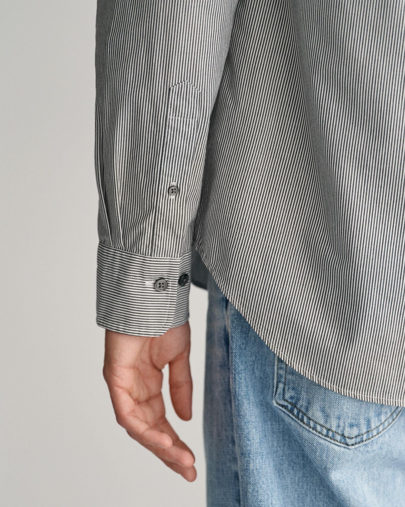 GANT Erkek Siyah Regular Fit Düğmeli Yaka Çizgili Gömlek