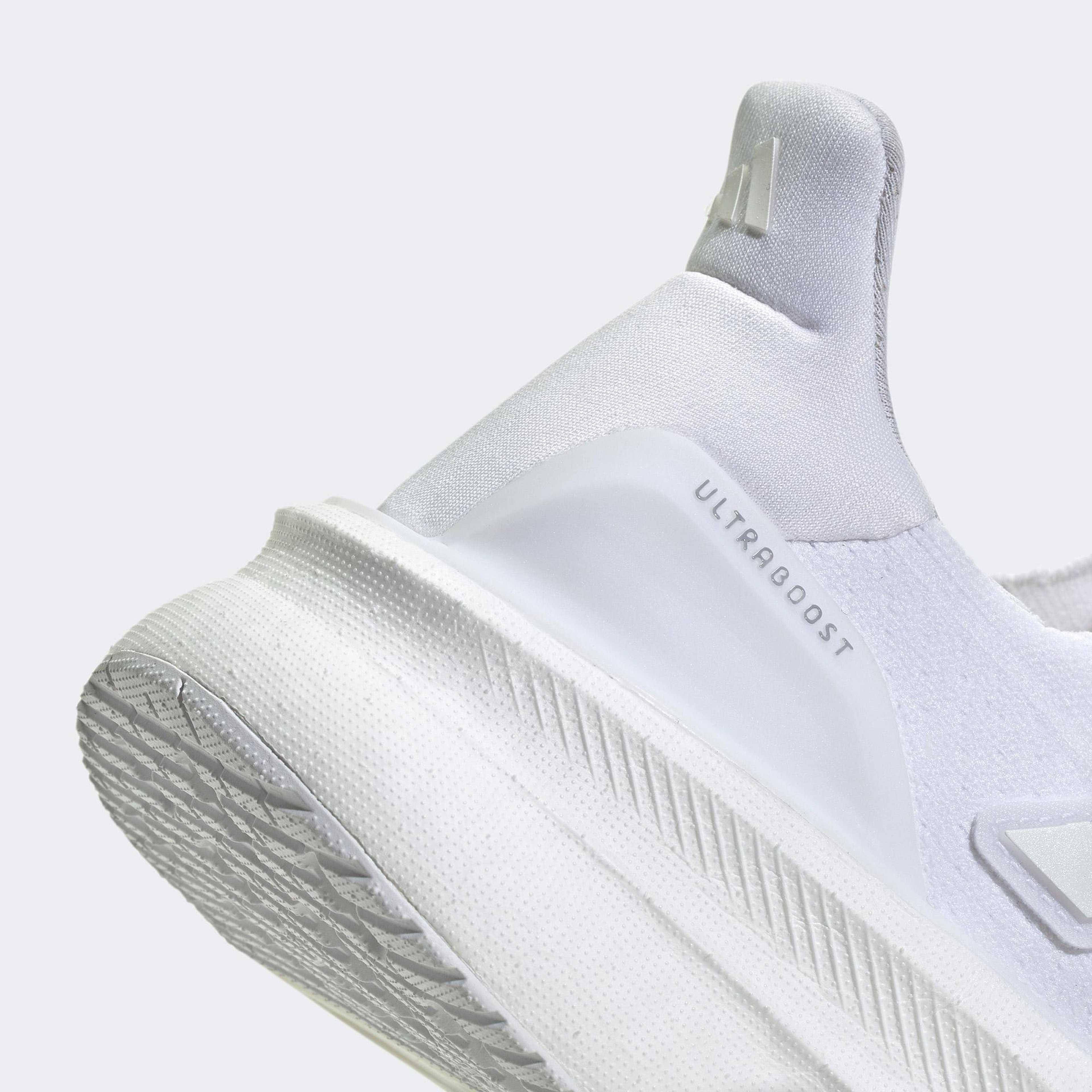 adidas Ultraboost 5 Kadın Beyaz Koşu Ayakkabısı