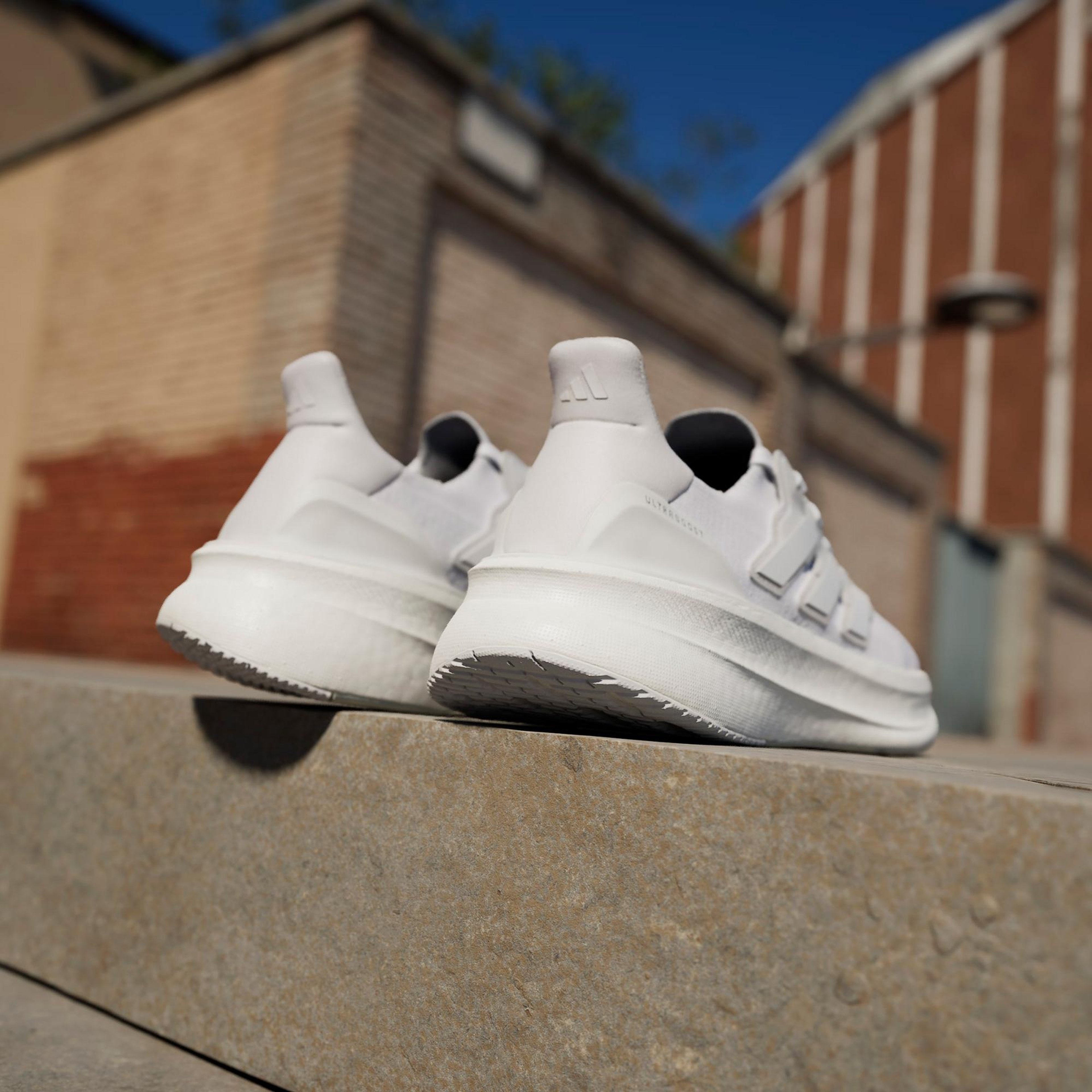 adidas Ultraboost 5 Kadın Beyaz Koşu Ayakkabısı