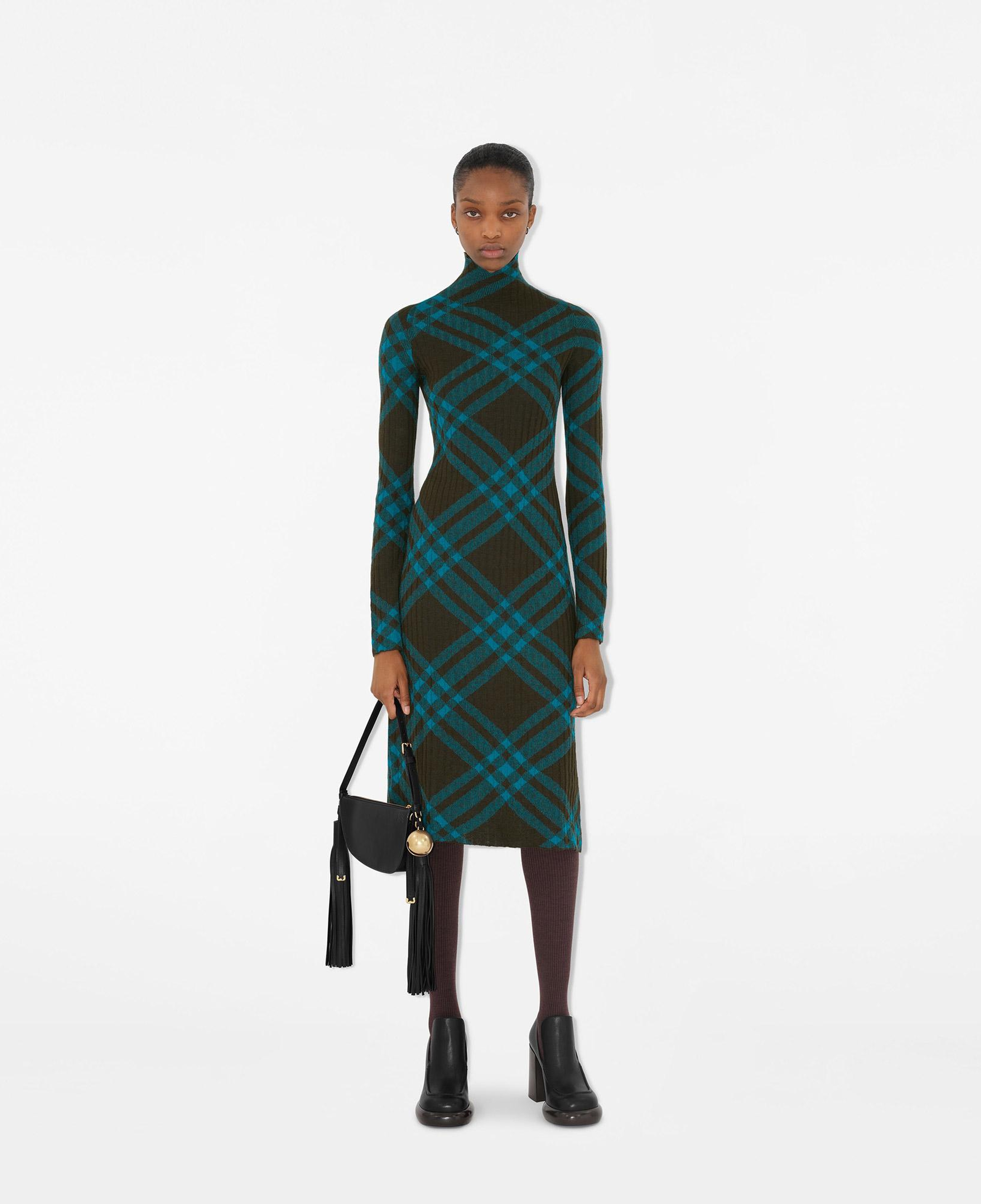 Burberry Kadın Siyah Deri Çanta