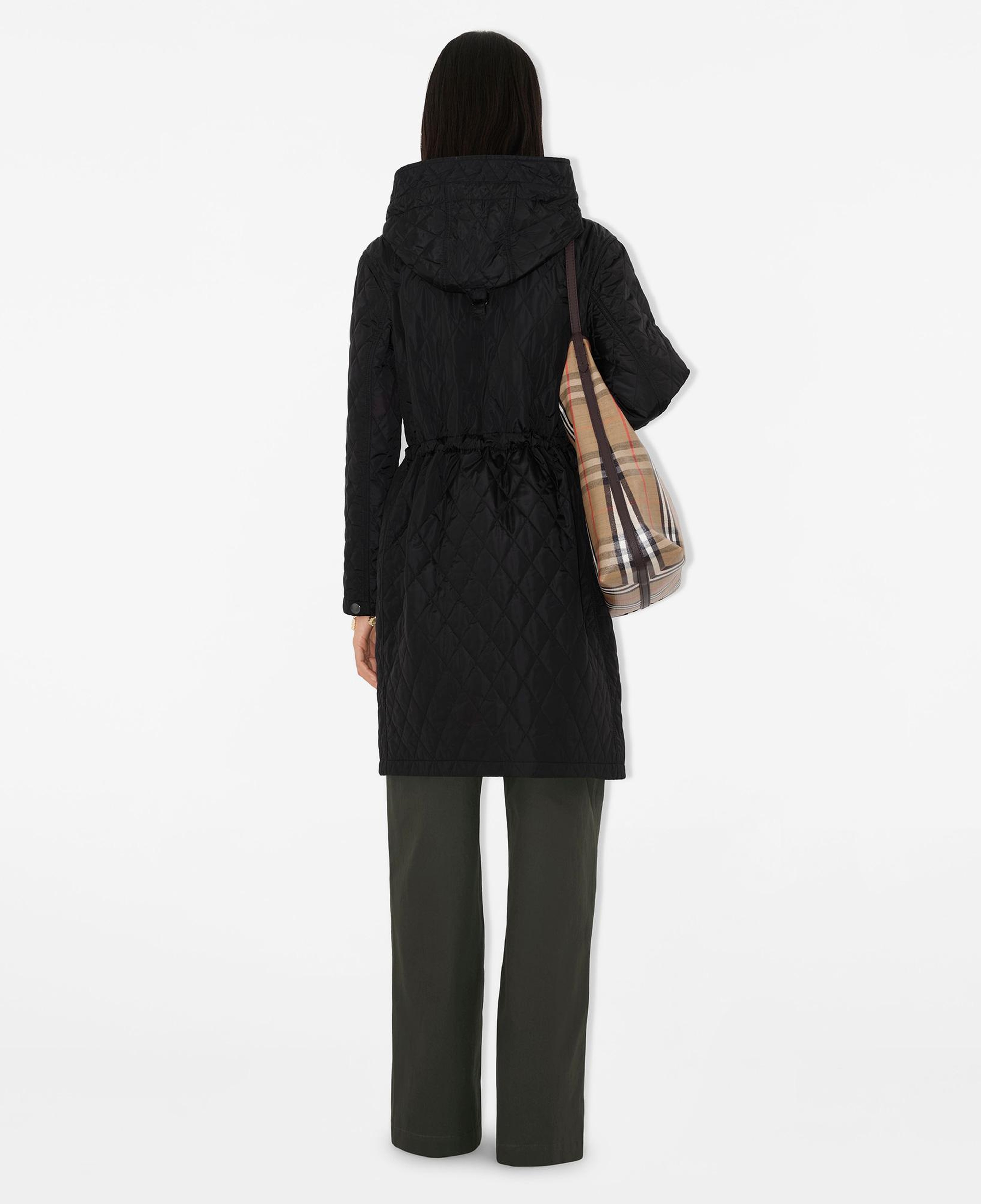 Burberry Quilted Nylon Hooded Kadın Siyah Mont