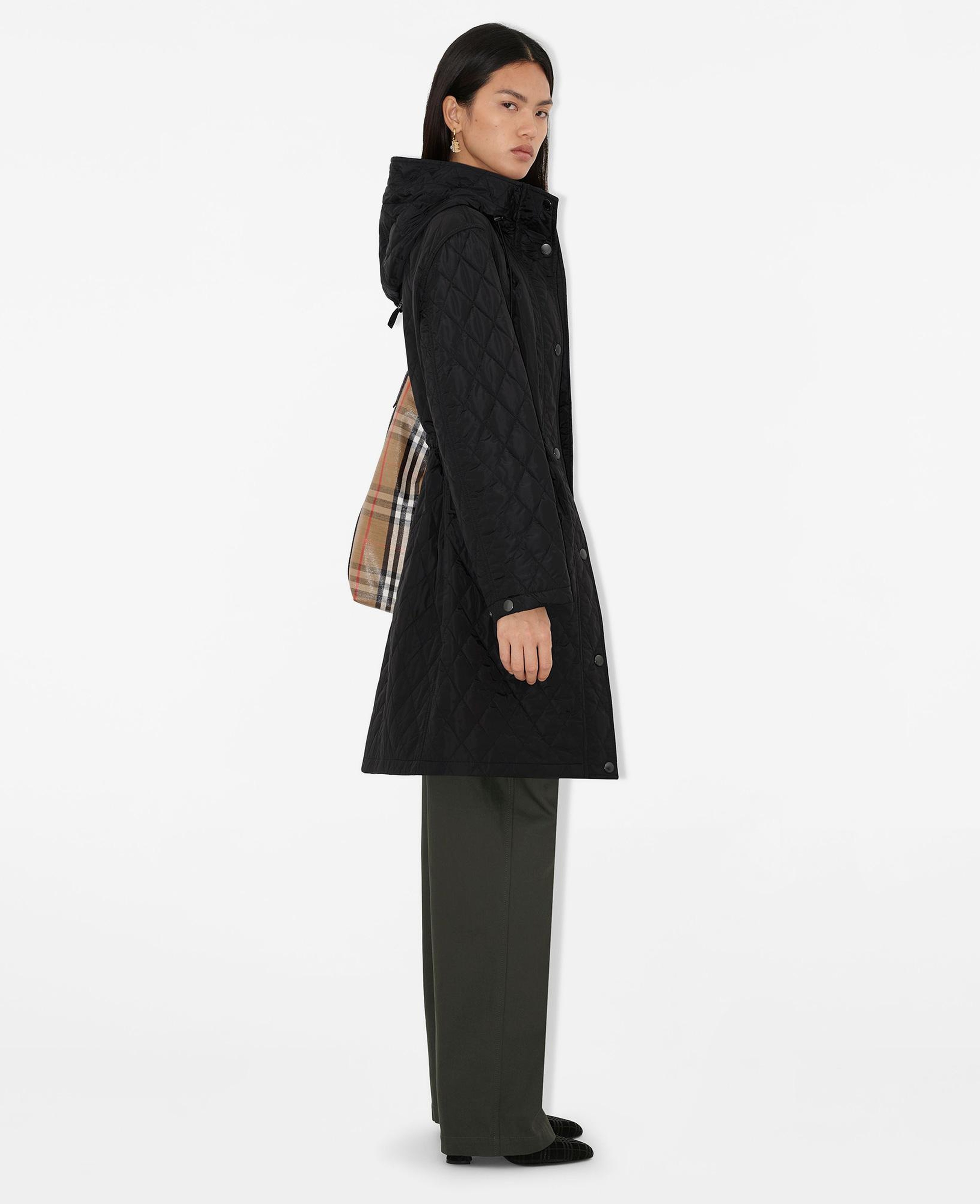 Burberry Quilted Nylon Hooded Kadın Siyah Mont