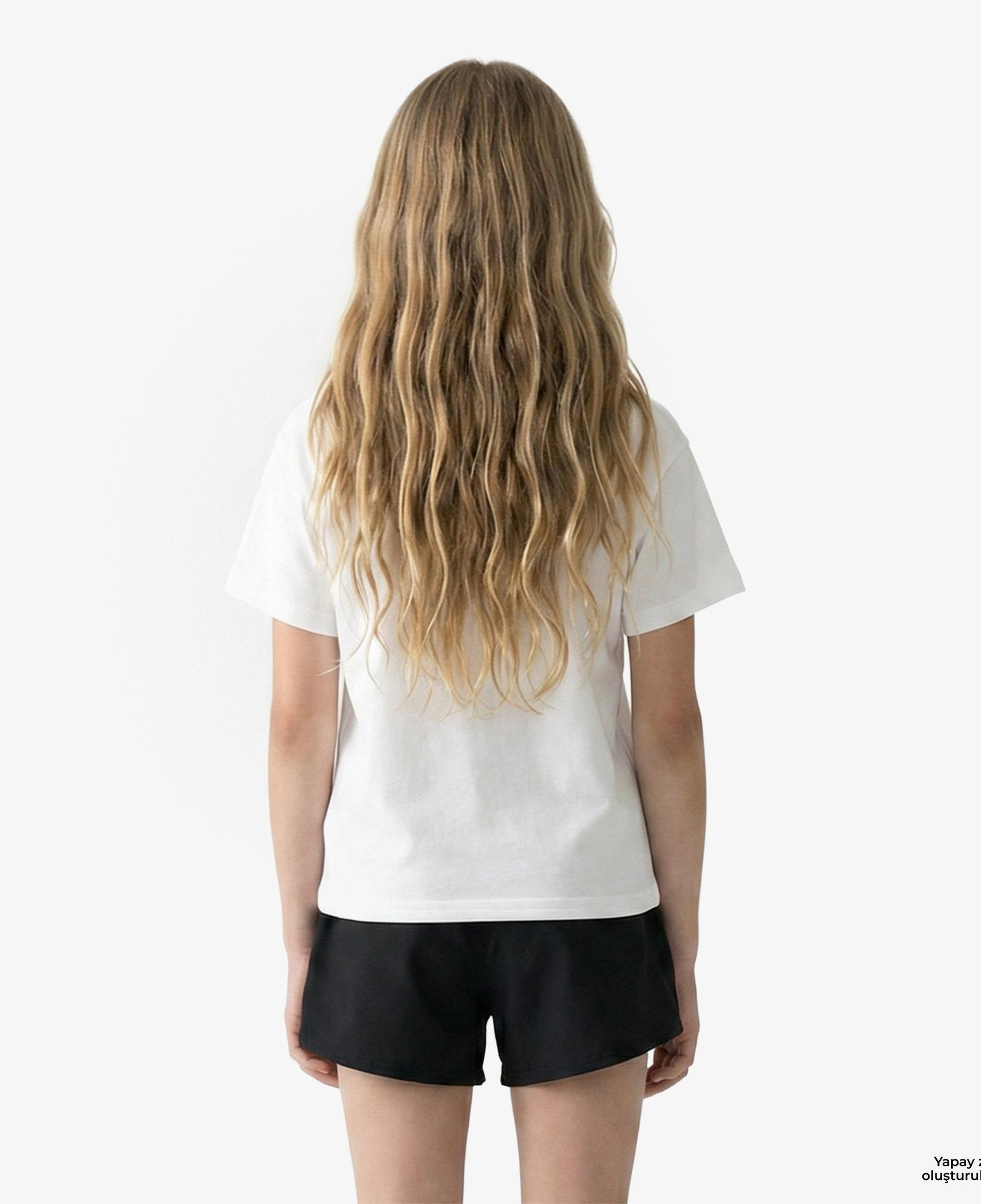 Nike Sportswear Boxy Essentials Çocuk Beyaz Günlük T-Shirt