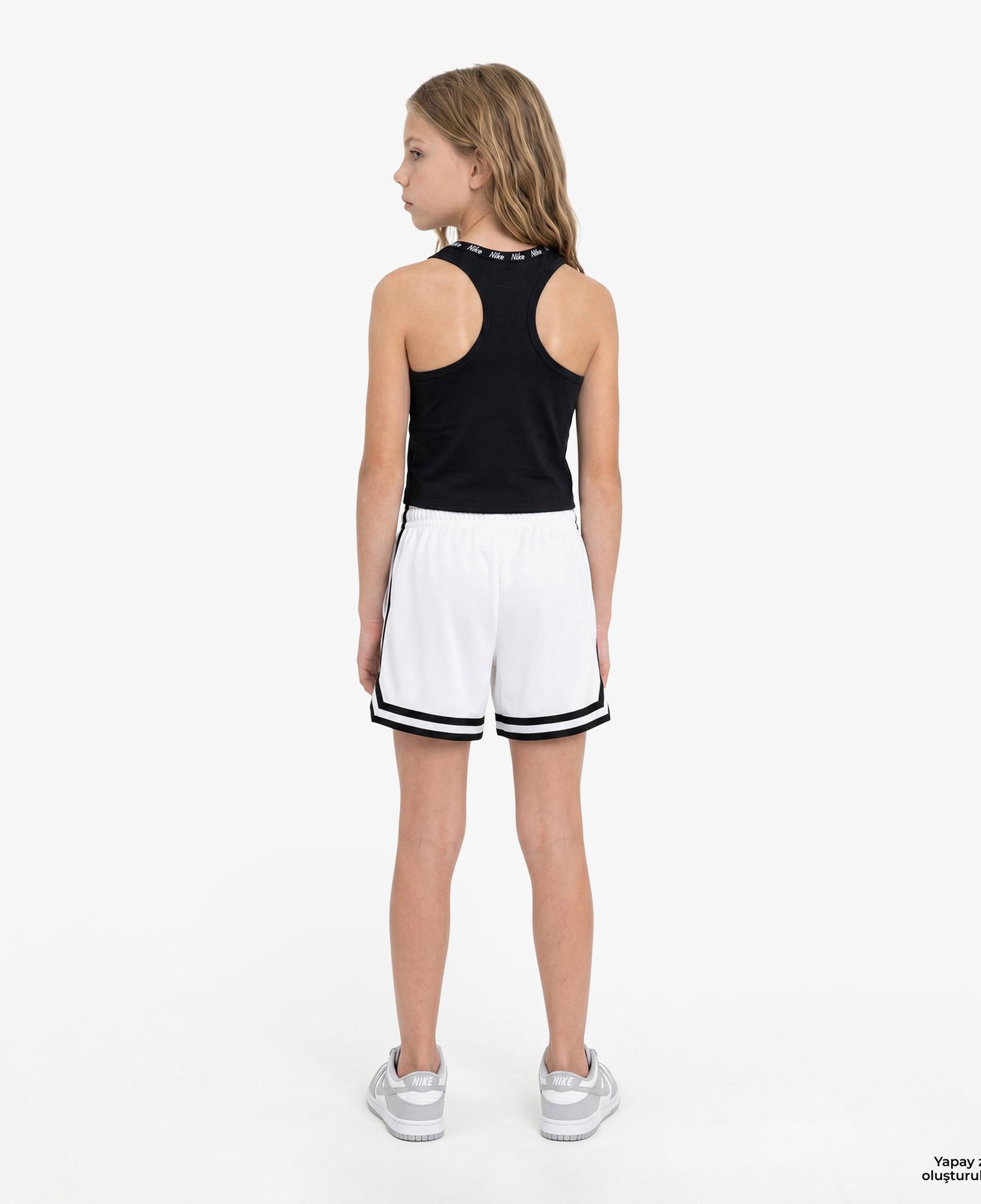 Nike Dri-Fit DNA 13 cm Çocuk Beyaz Şort