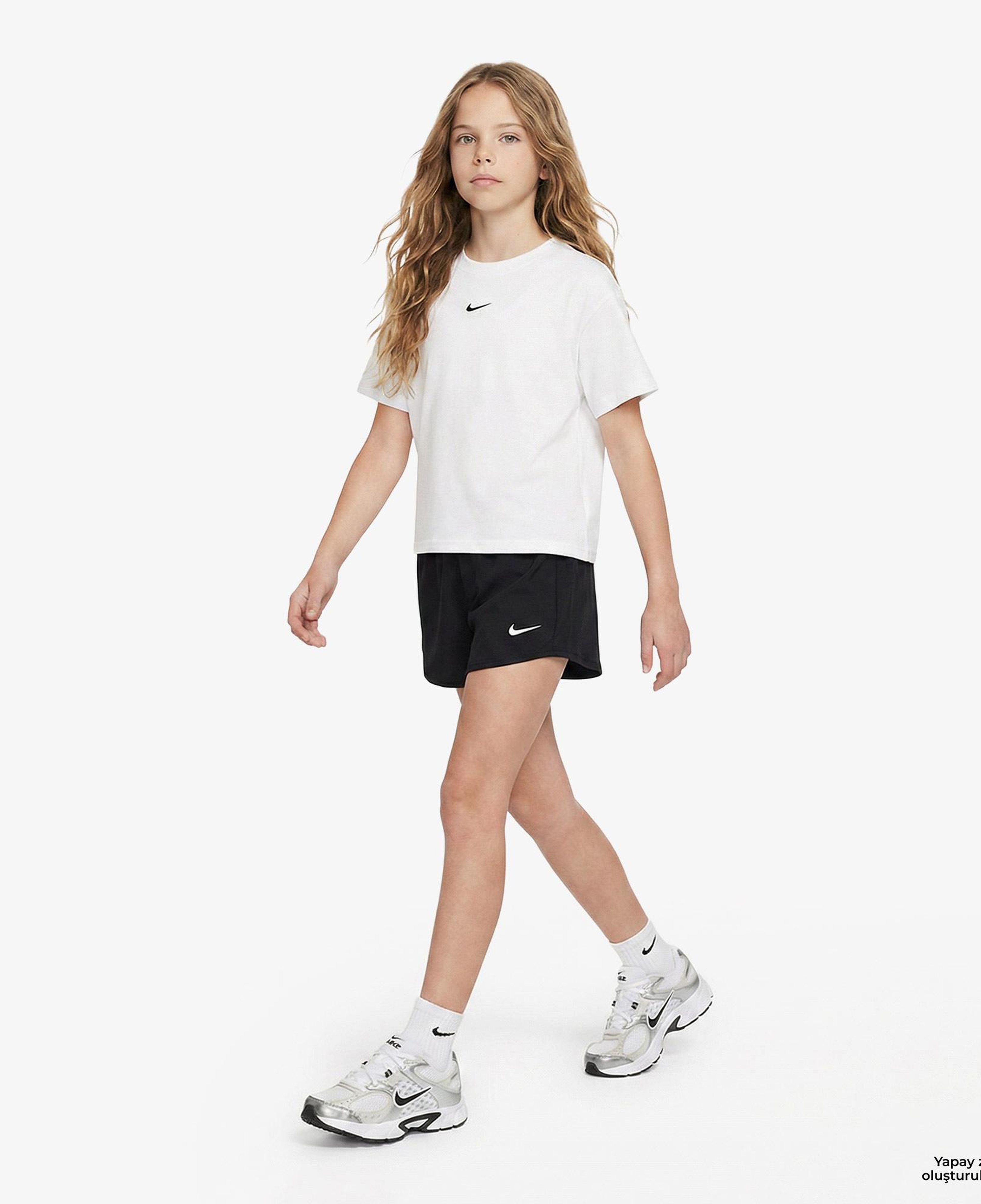 Nike Dri-Fit One 8 cm Çocuk Siyah Şort