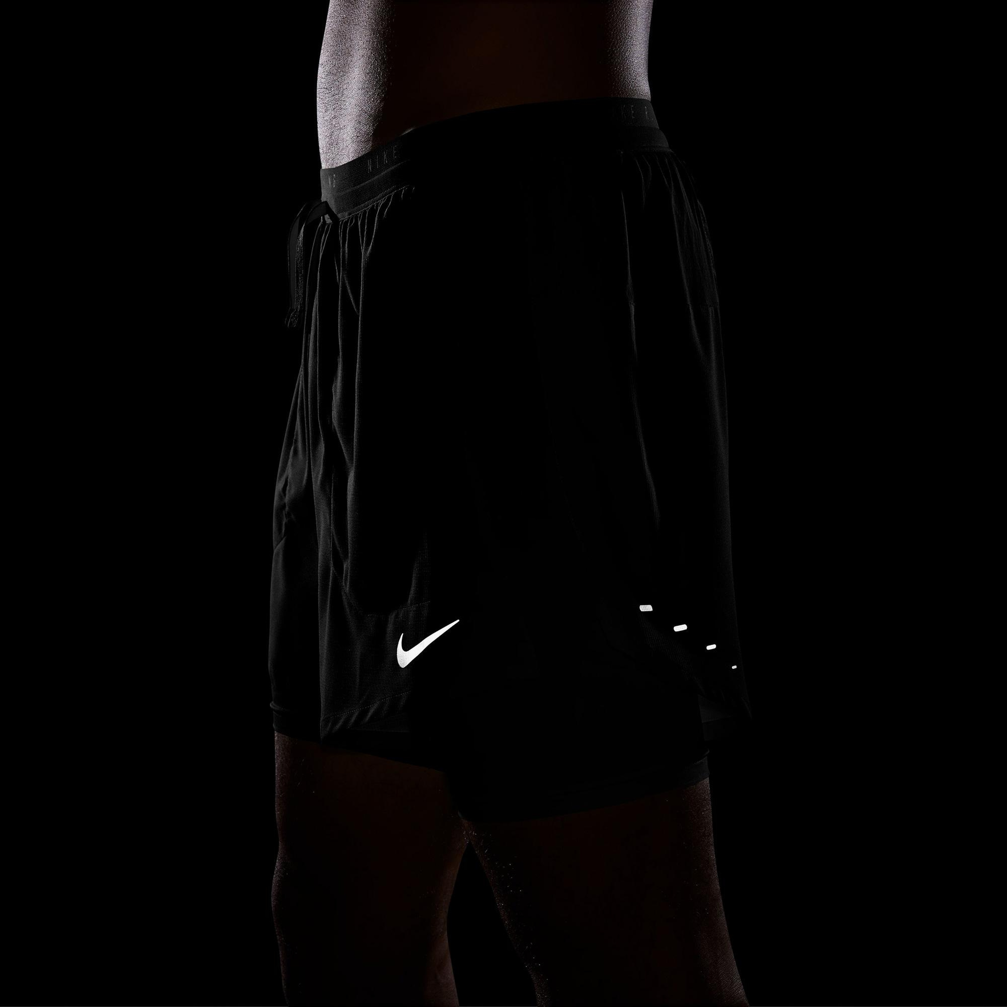 Nike Dri-Fit Stride Erkek Siyah Şort