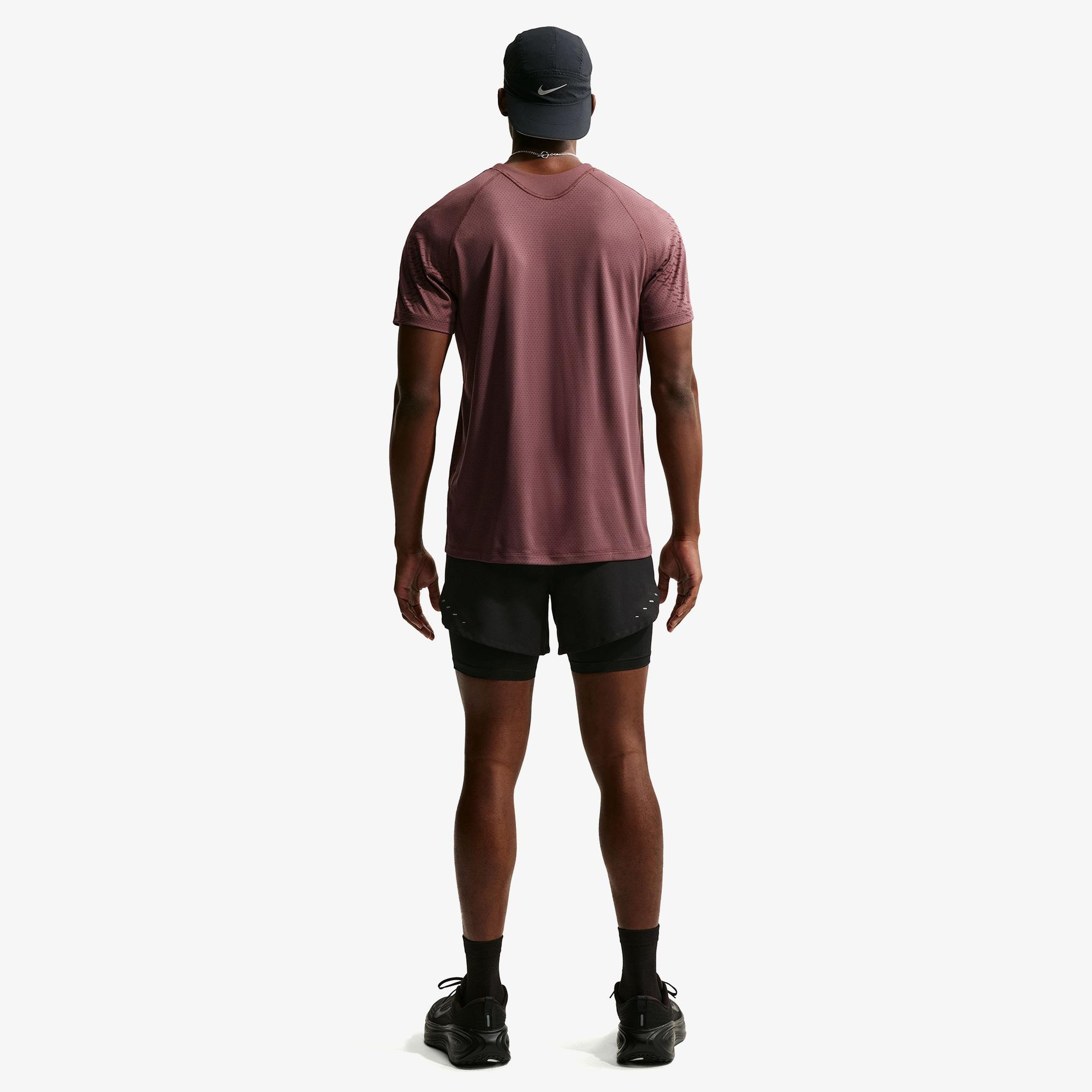Nike Dri-Fit Stride Erkek Siyah Şort