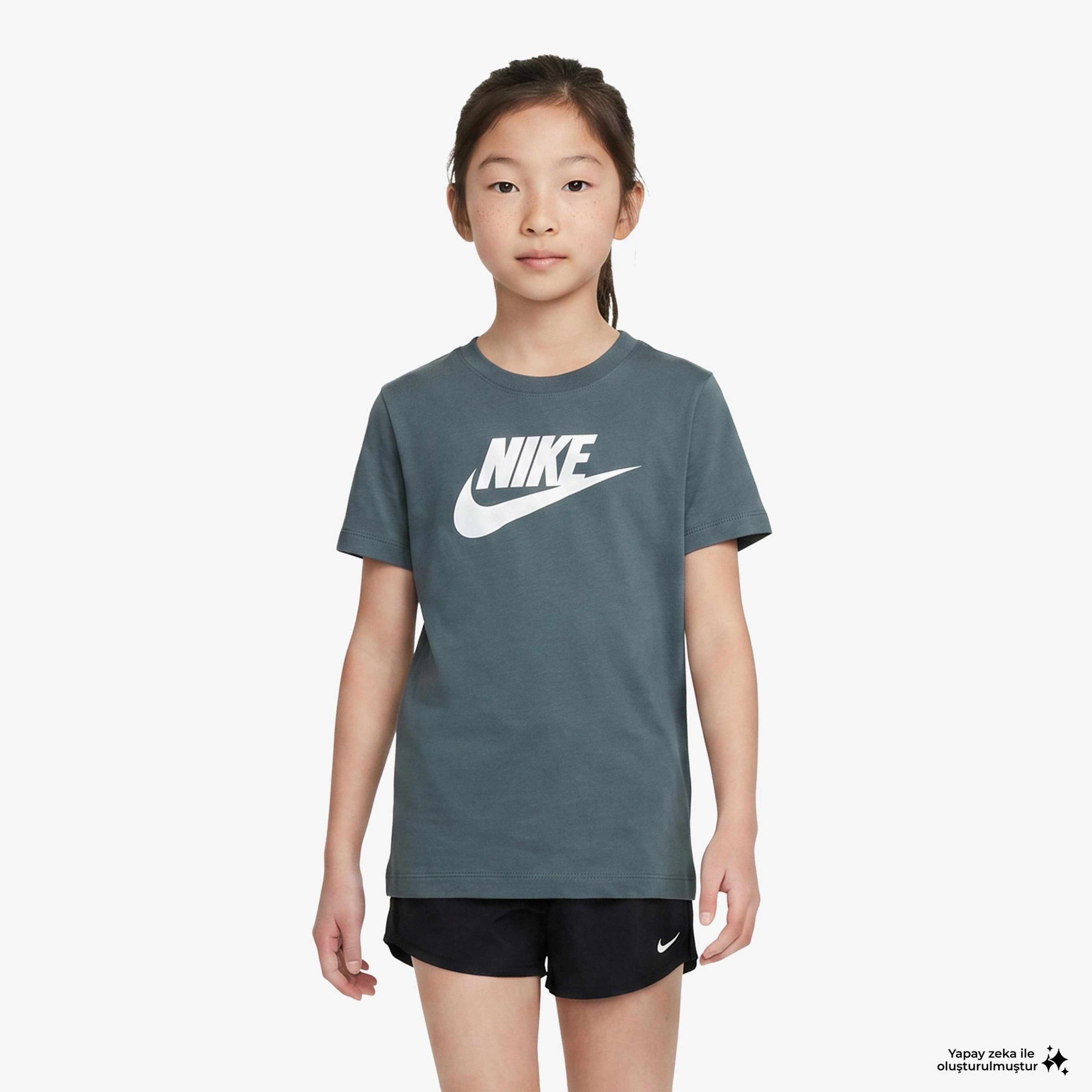 Nike Sportswear Futura Çocuk Yeşil T-Shirt