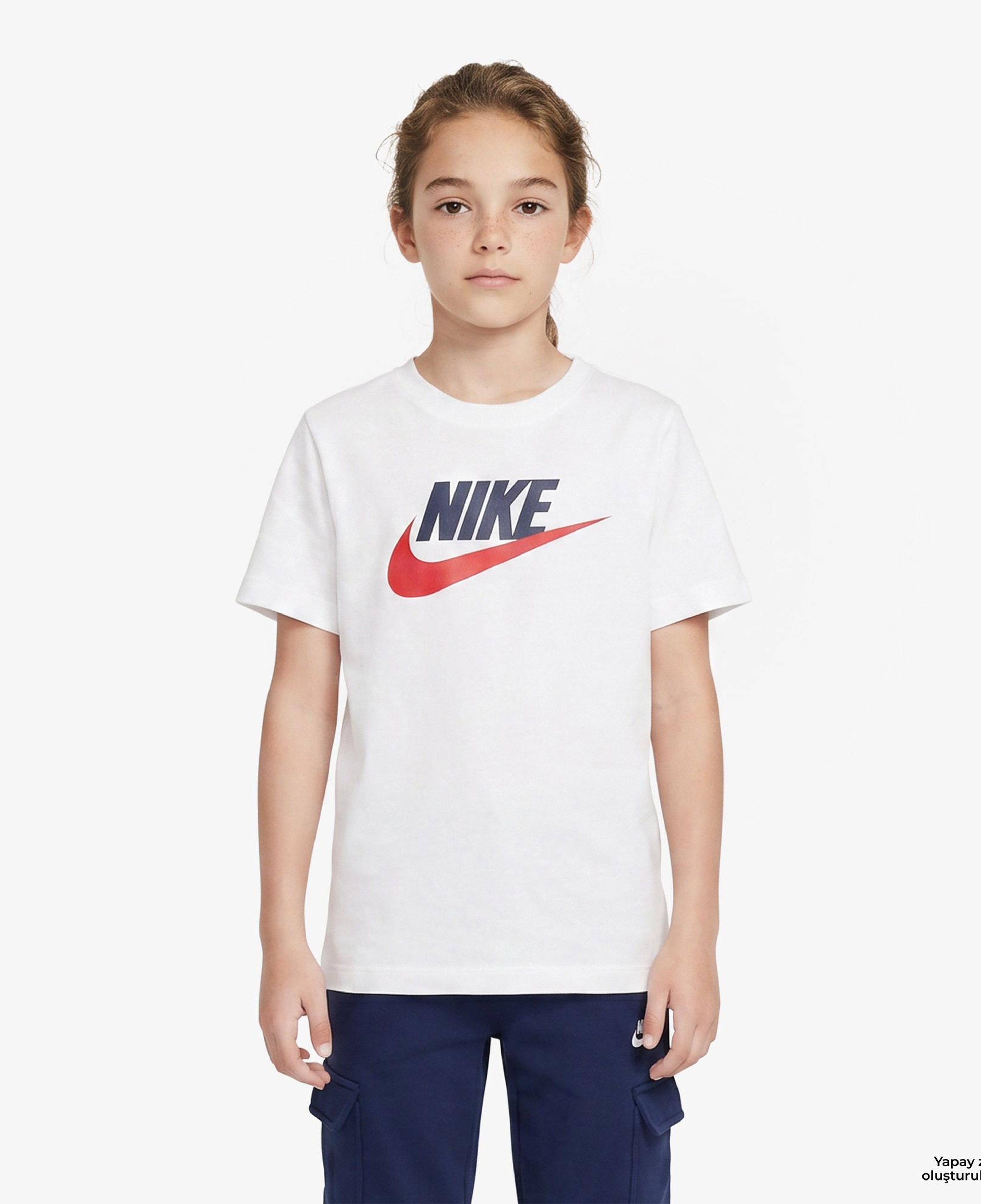 Nike Sportswear Futura Çocuk Beyaz T-Shirt