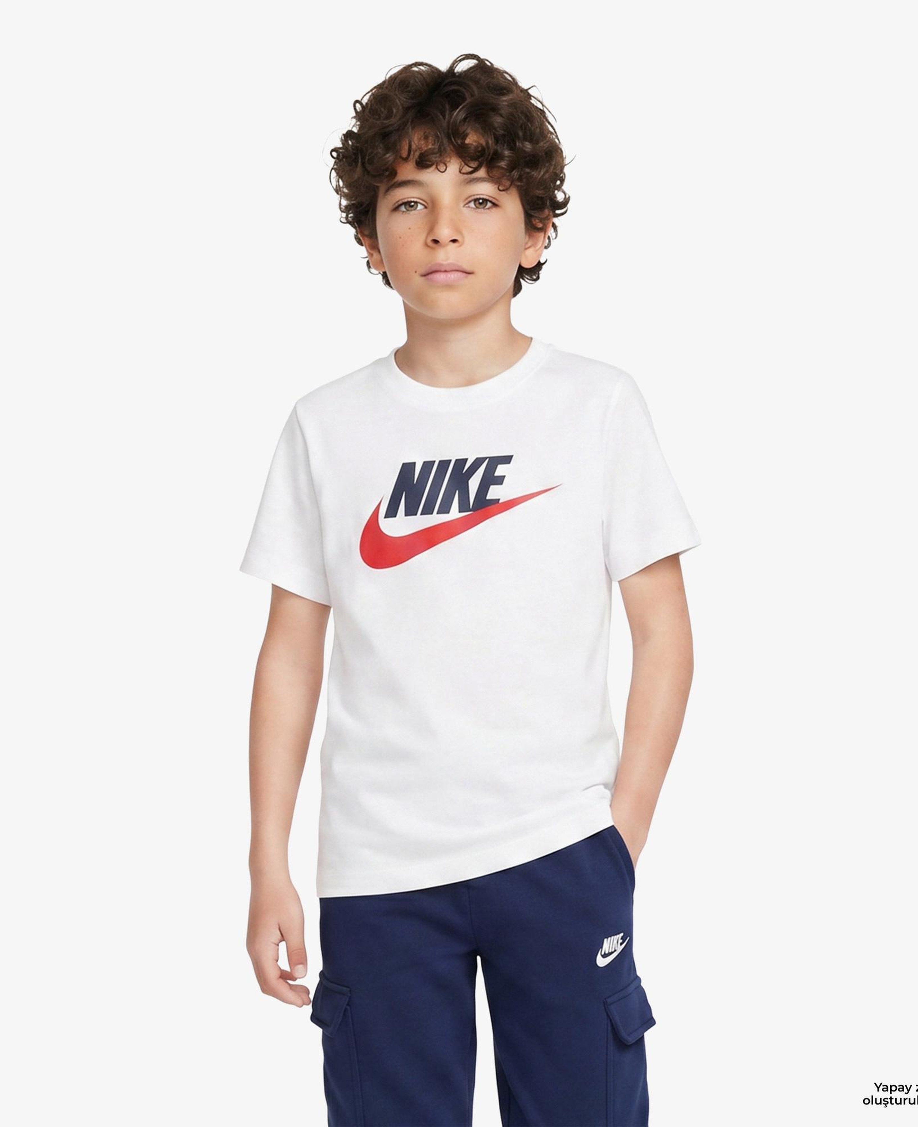Nike Sportswear Futura Çocuk Beyaz T-Shirt